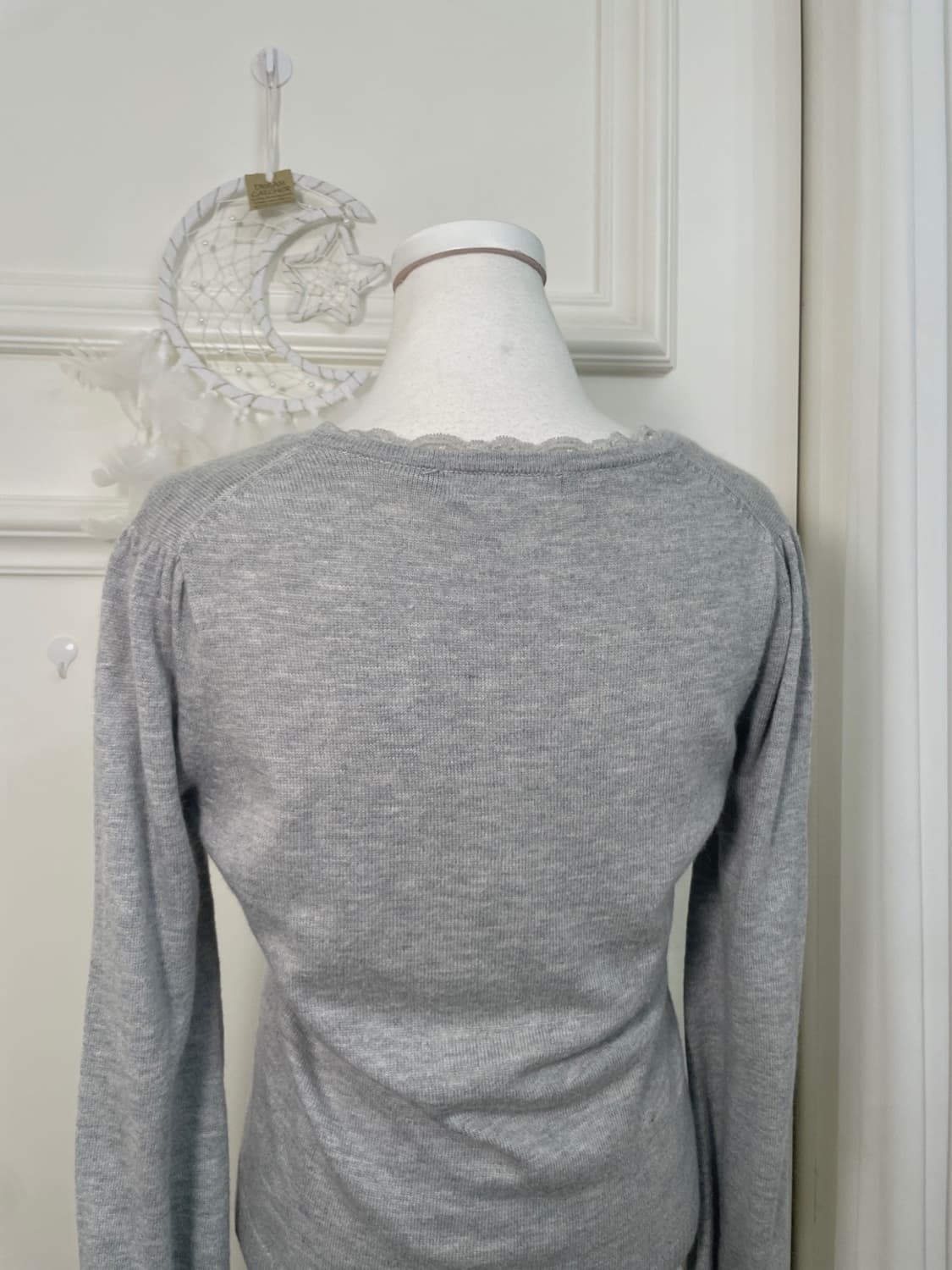 gray lace trim pearl point v-neck cardig 상품이미지4