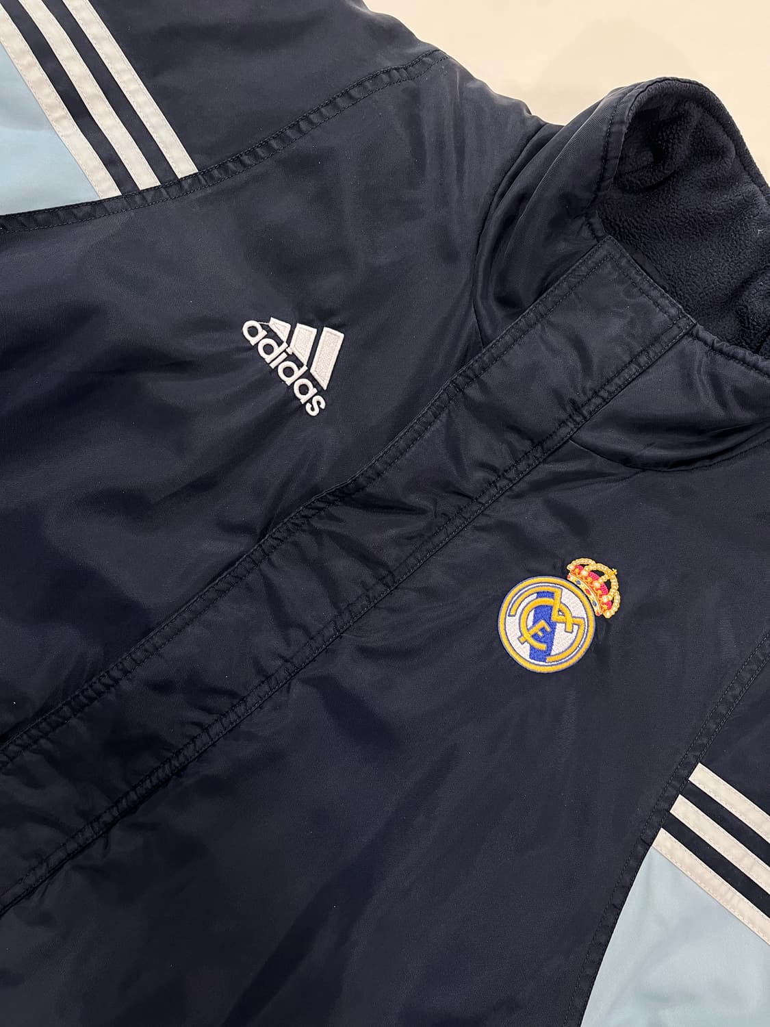 아디다스 레알 마드리드 CF 벤치 재킷 상품이미지5