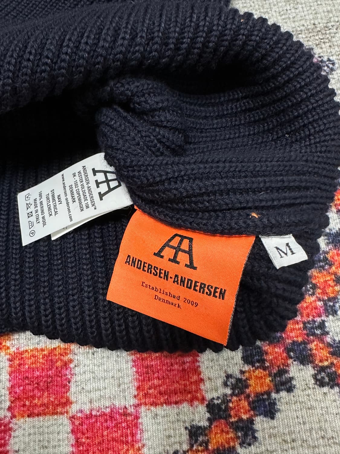 (새상품) 안데르센 안데르센 터틀넥 네이비 M 상품이미지3