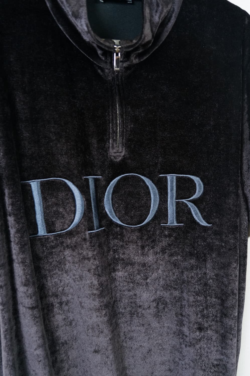 디올 벨벳 하프집 티셔츠 상품이미지5