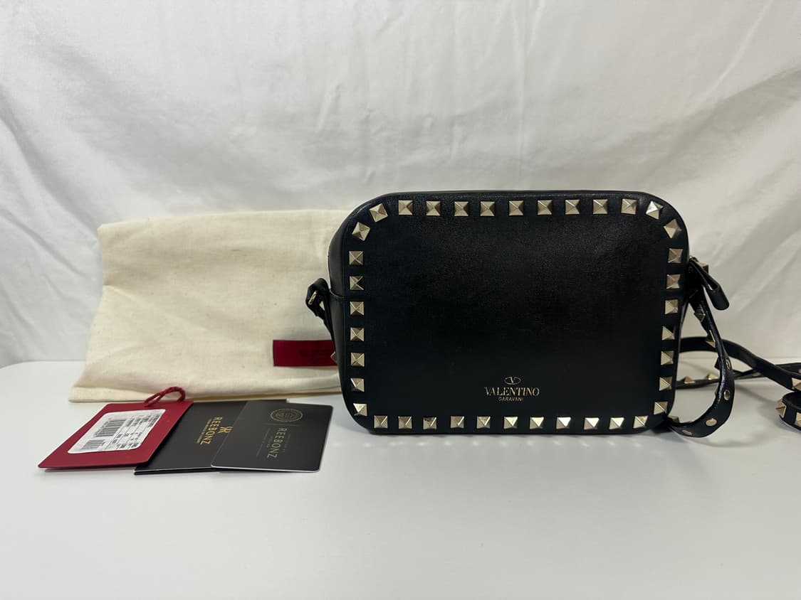 발렌티노 락스터드 카메라백 블랙 (OS) 상품이미지1