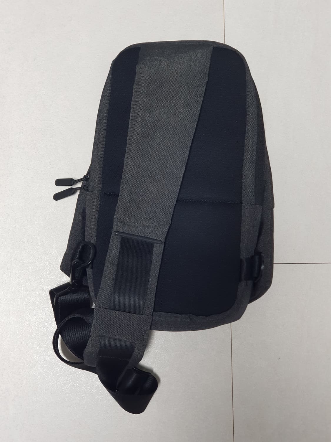 샤오미 가방 힙색 슬링백 다크그레이 상품이미지2