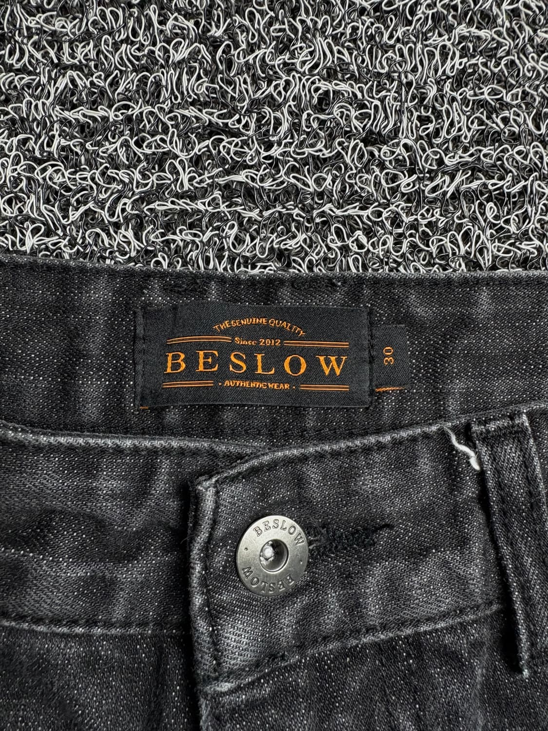 비슬로우 아카이브 투턱 루즈핏 흑청 데님 팬츠 2371 상품이미지3