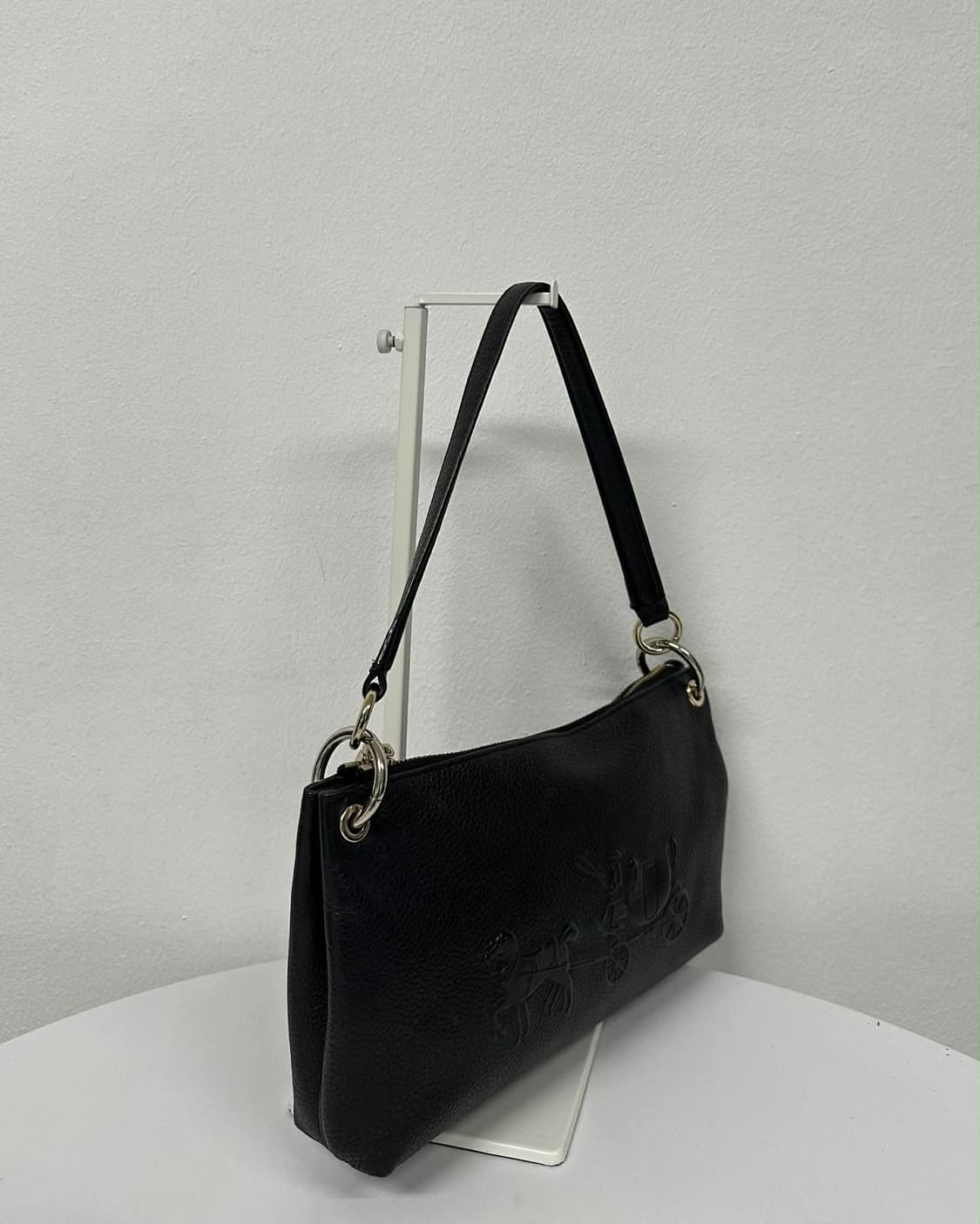 코치 블랙 마차 엠보 레더 숄더 호보백 상품이미지4