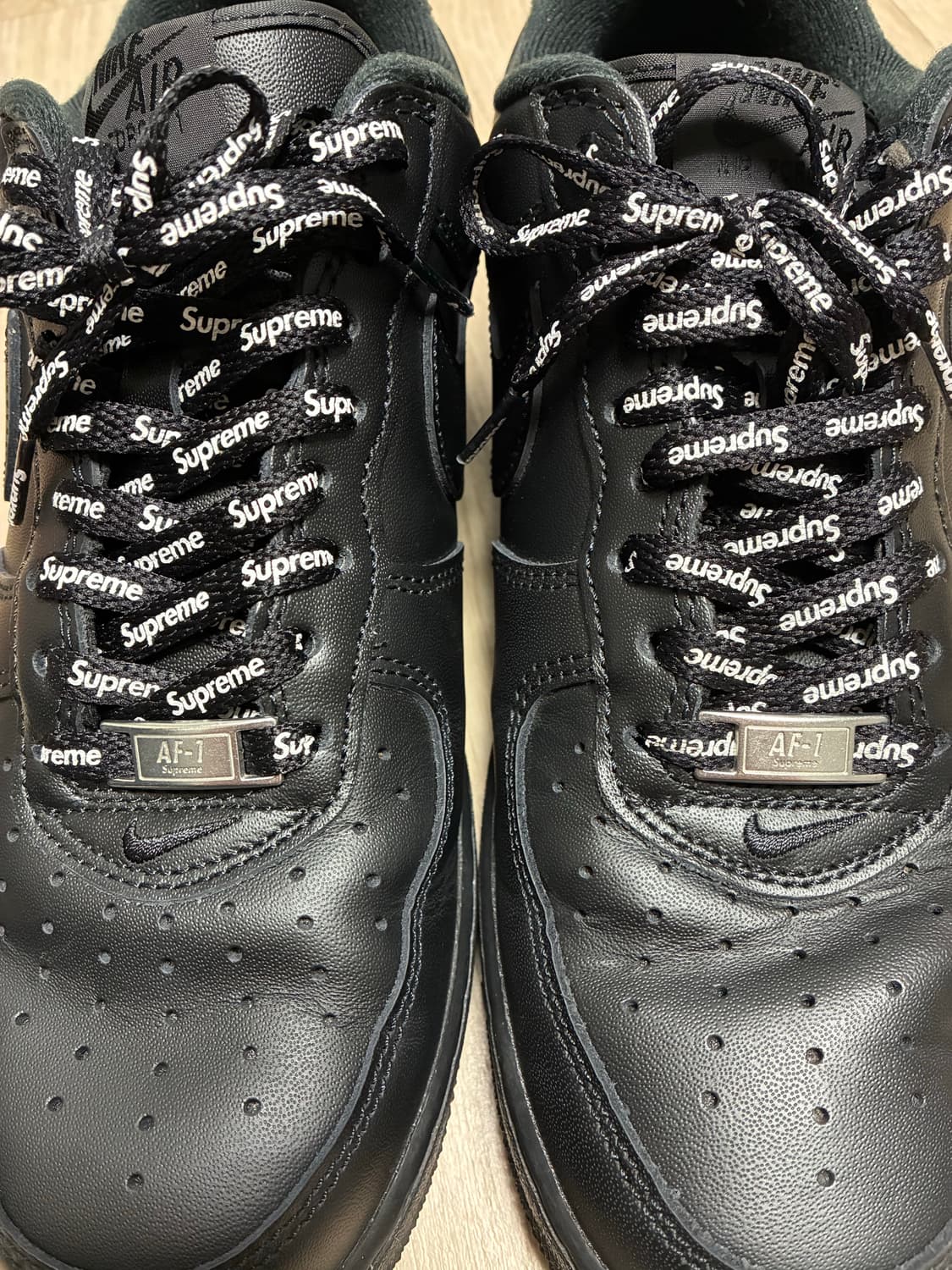 [새상품급] 나이키 x 슈프림 에어포스 1 로우 블랙 (260) 상품이미지10