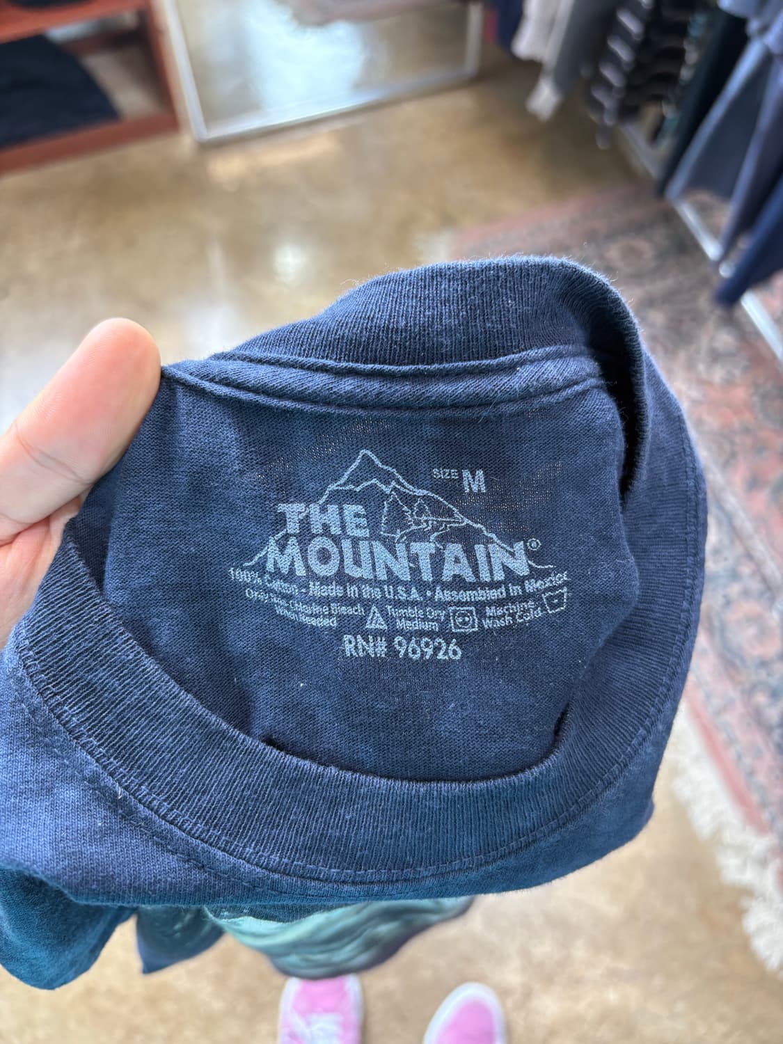 The Mountain Three Wolf Moon 티셔츠 상품이미지3