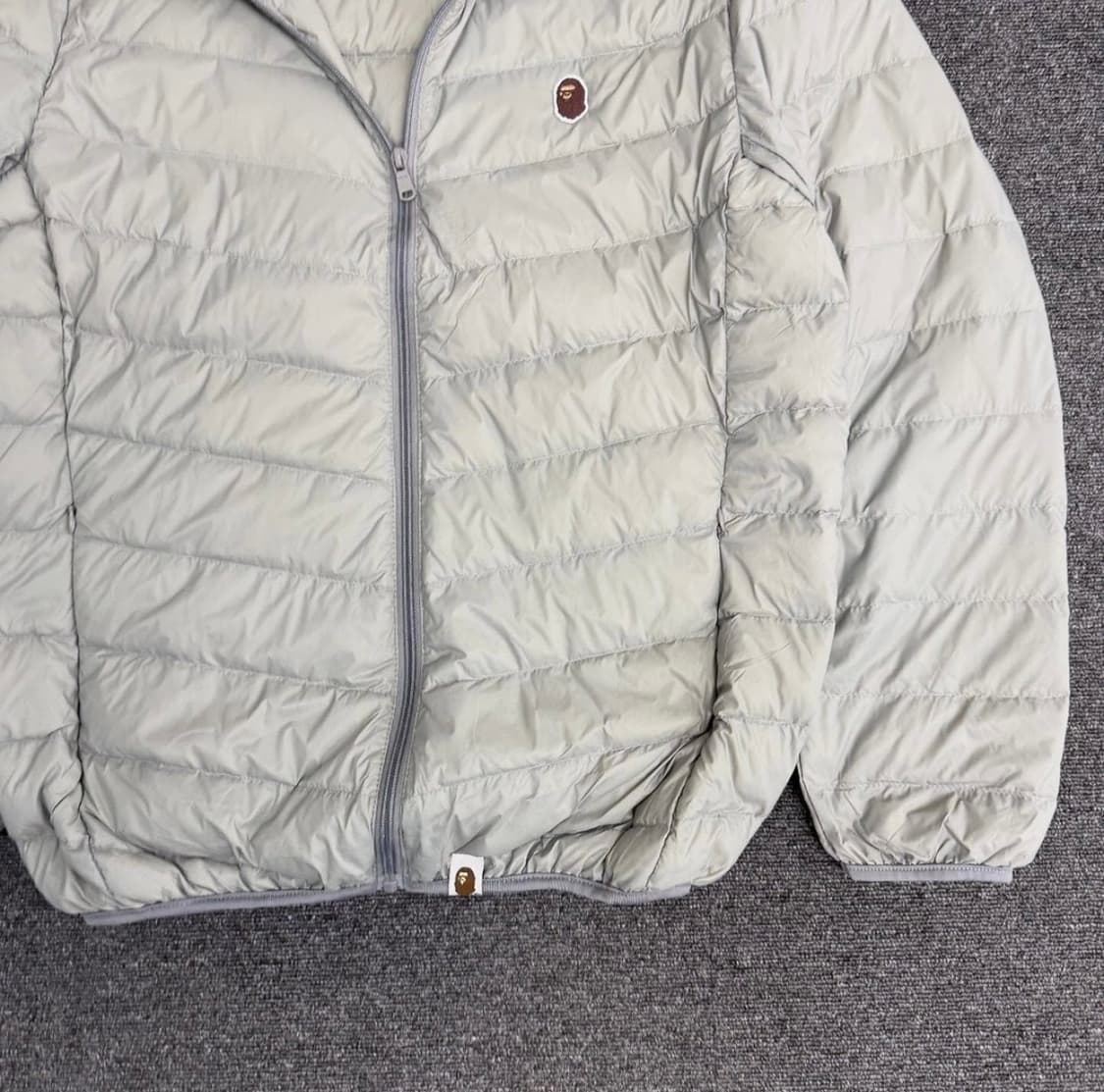베이프 경량패딩 그레이 상품이미지3