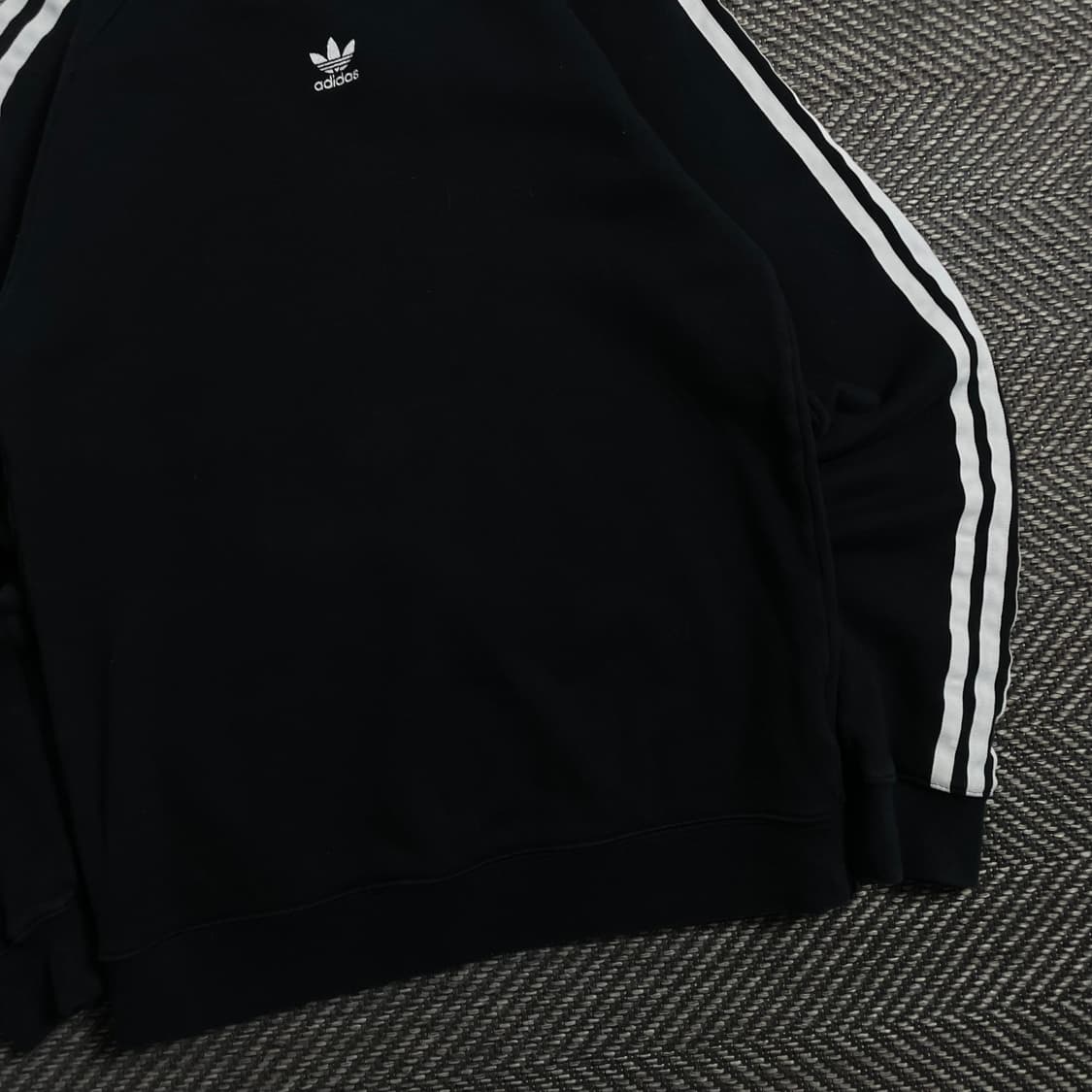 아디다스 트레포일 센터로고 스웻 긴팔 티셔츠 블랙 o 4399 상품이미지3
