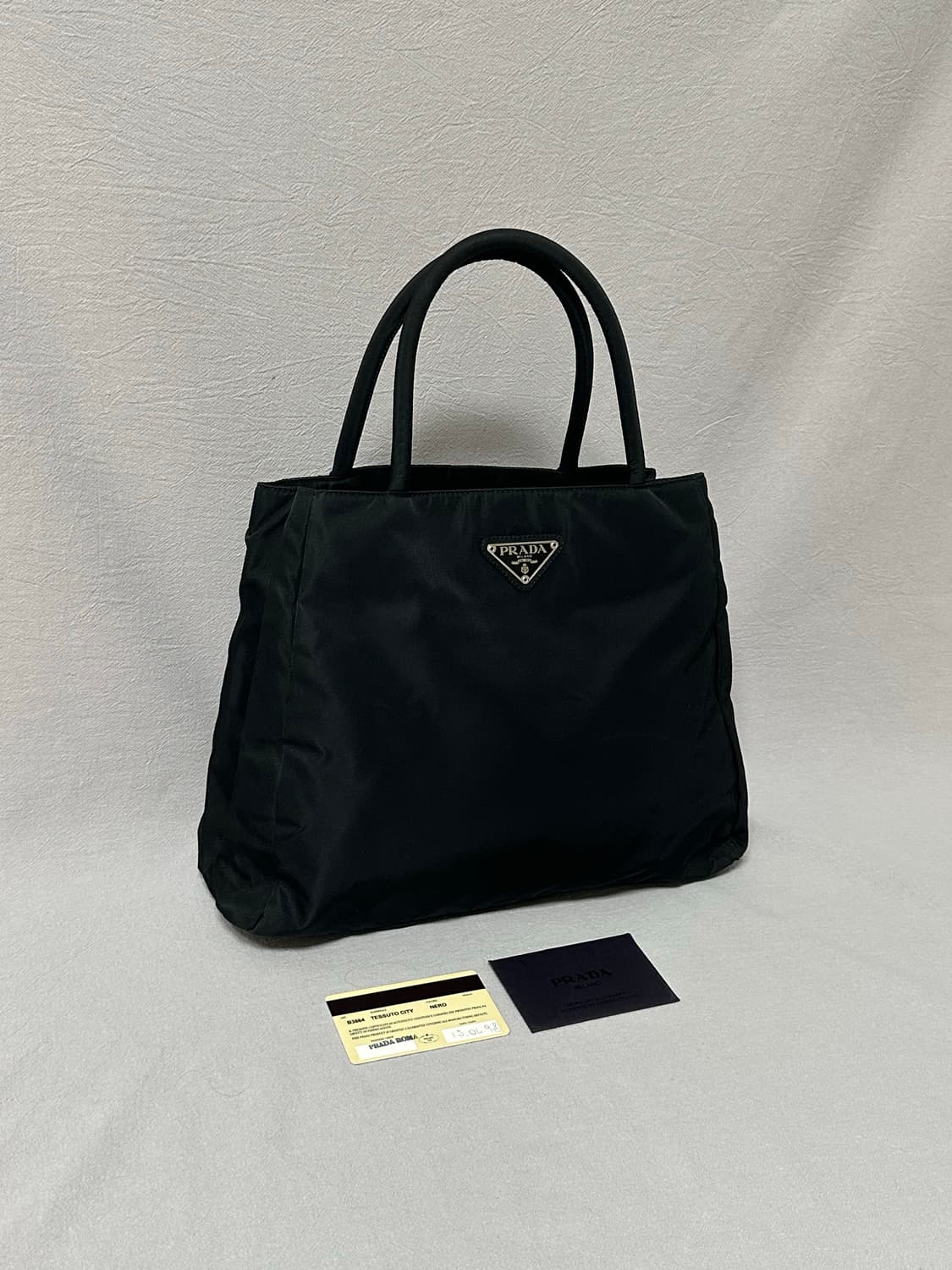 프라다 블랙 토트백 + 개런티카드 나일론 포코노 상품이미지1