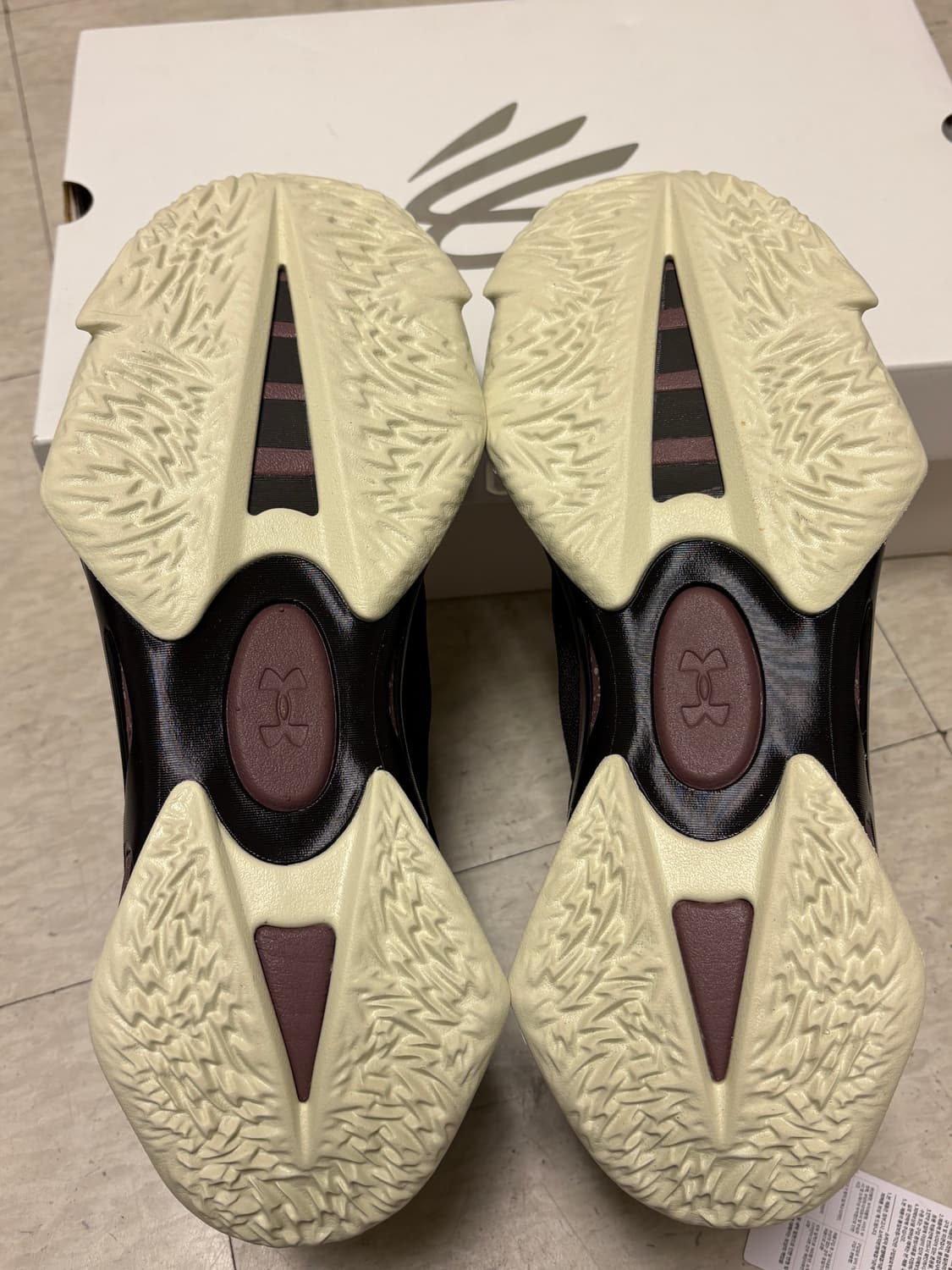 (270) 언더아머 커리 시리즈 7 상품이미지2