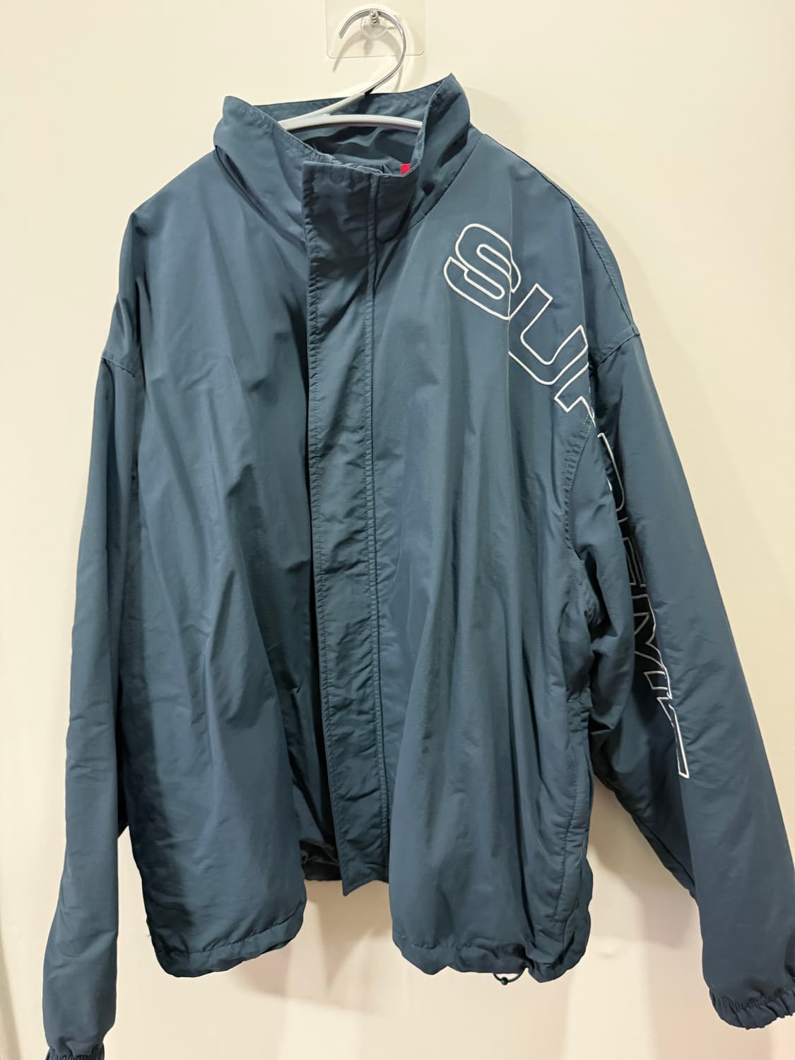 슈프림 스펠아웃 자수 트랙 자켓 다크 블루 상품이미지1