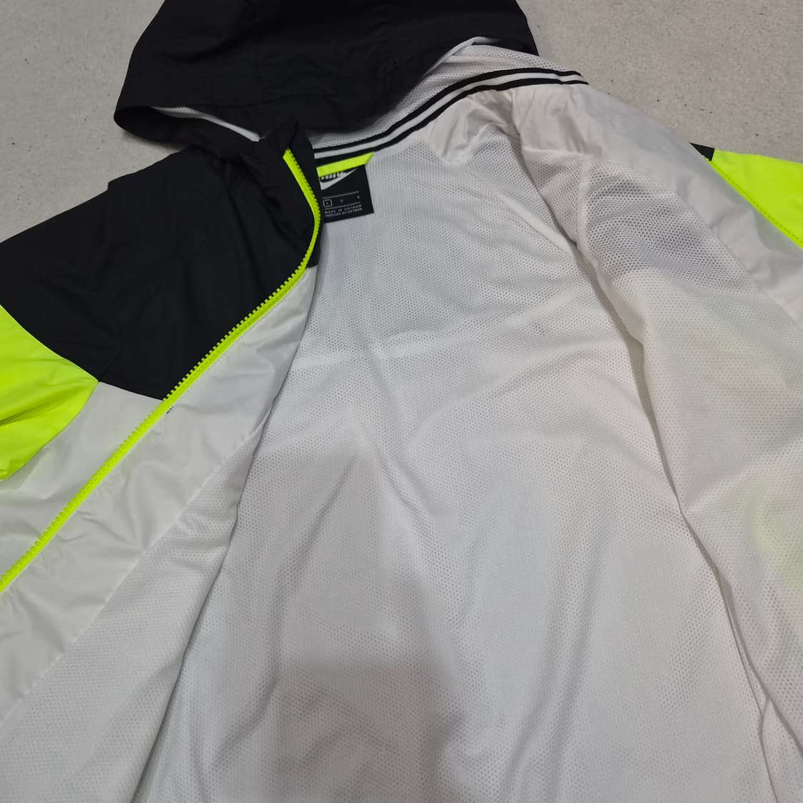 나이키  바람막이L 상품이미지4