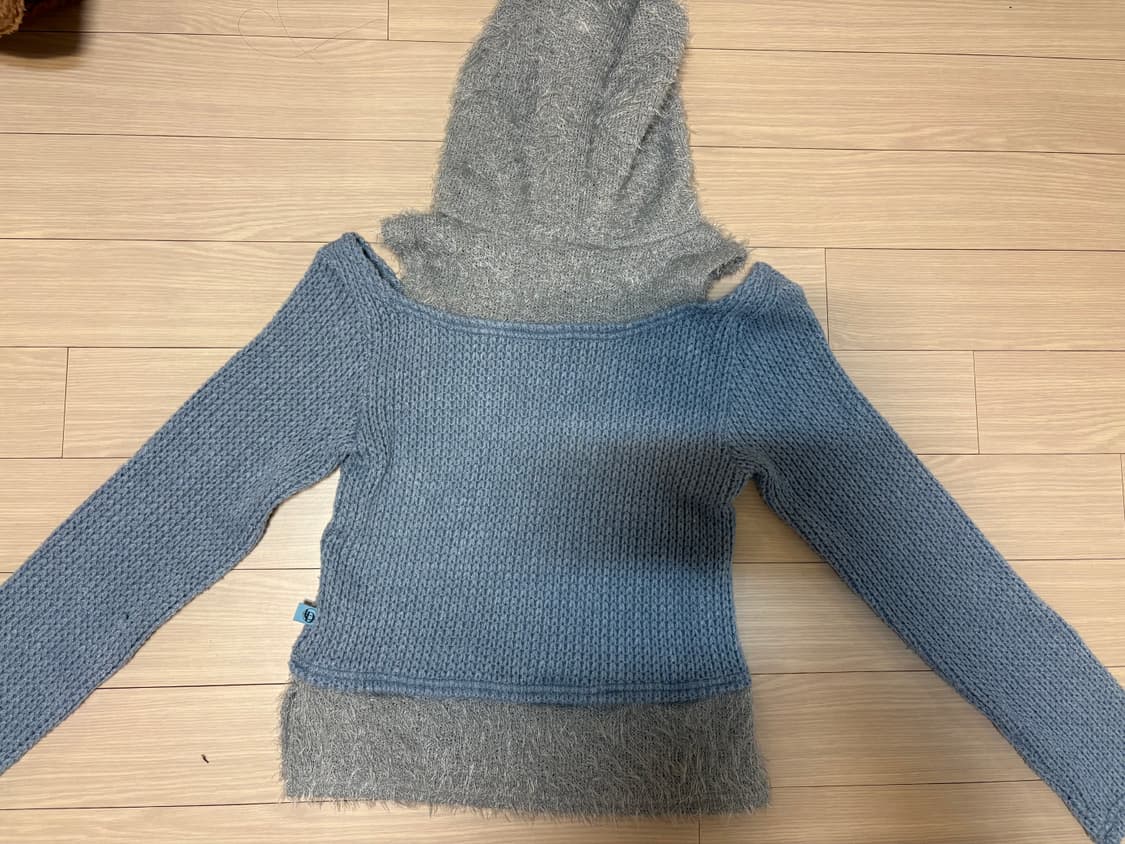 데비어퍼 ROMILY CUT-OUT HOODIE_SKY BLUE/GRAY 상품이미지3
