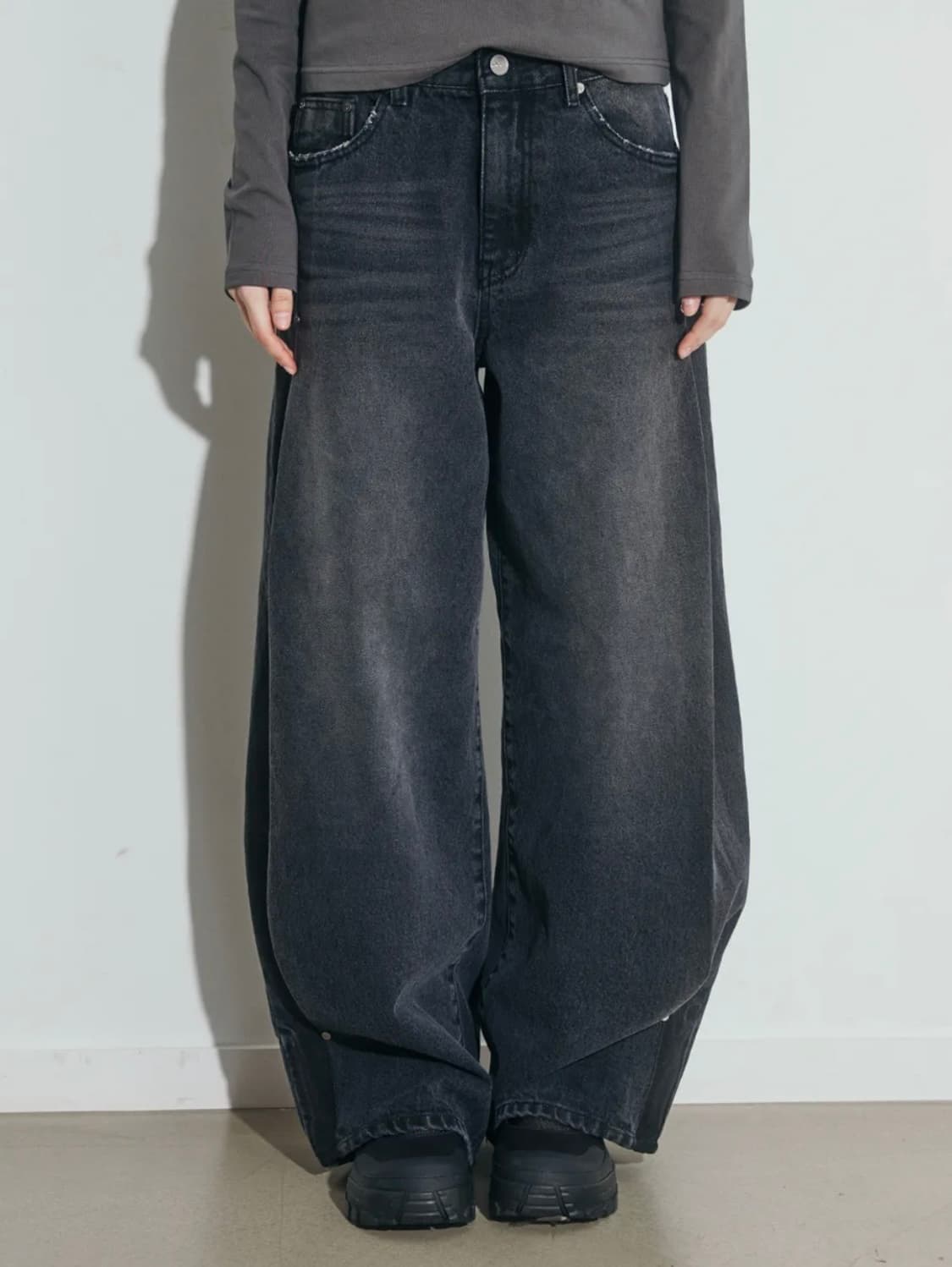 오피쉬 SIDE TUCK DENIM PANTS 블랙 상품이미지1