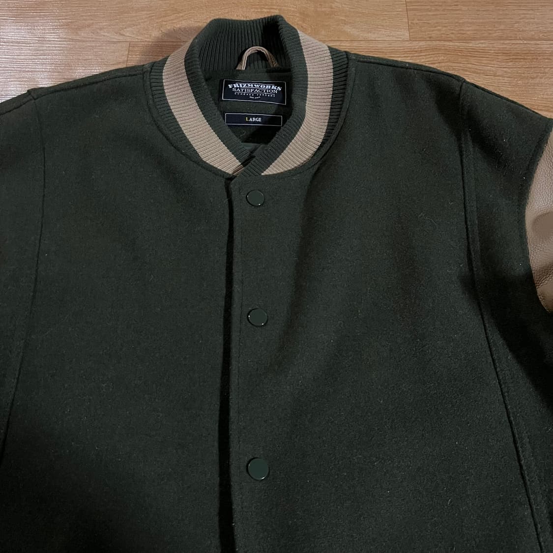 [105] 프리즘웍스 카우하이드 바시티 자켓 상품이미지4