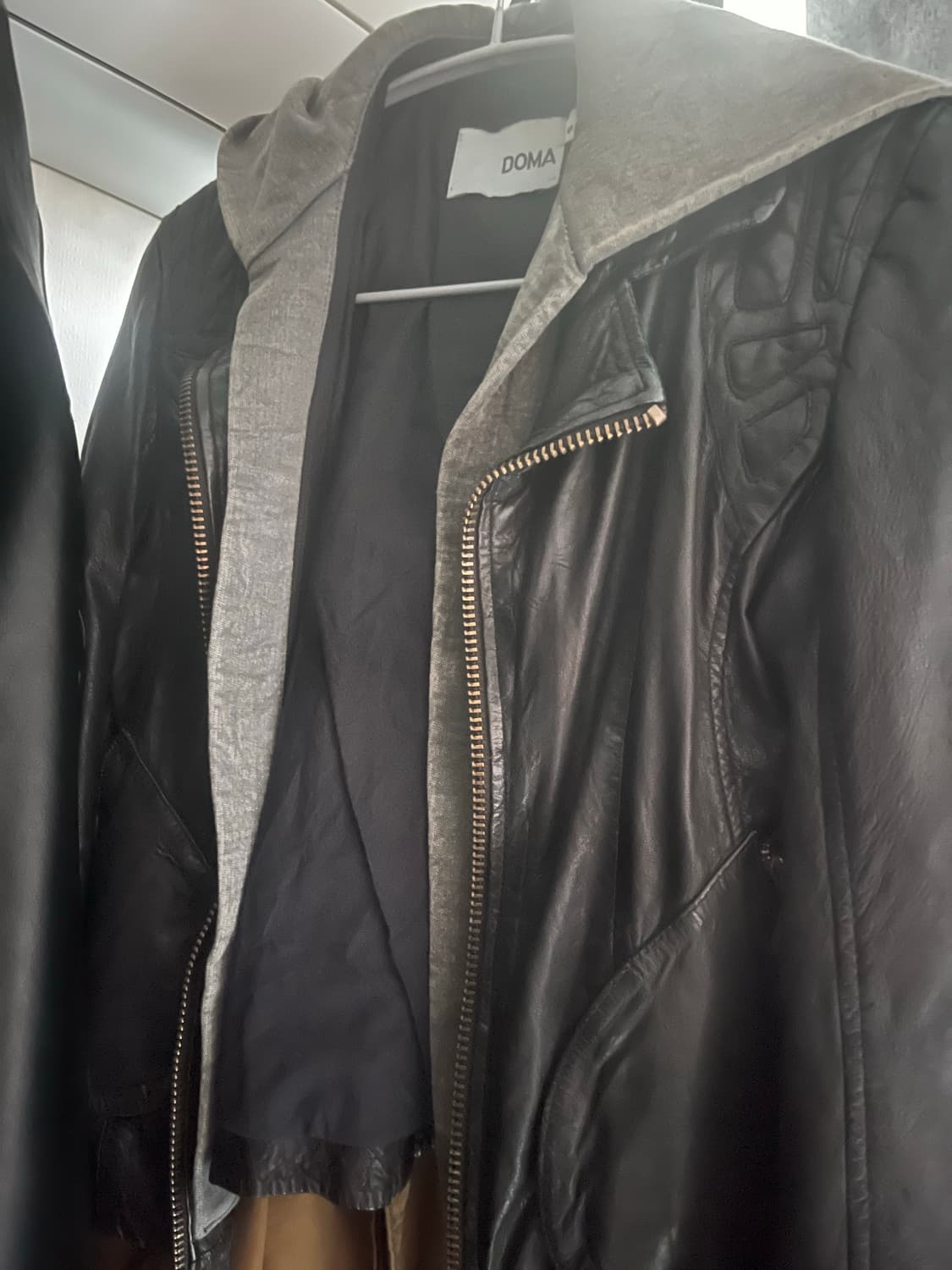 DOMA 퀄팅 후드 래더 자켓 상품이미지2