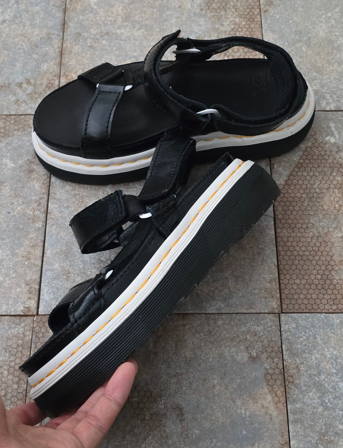 (220)닥터마틴 ltt 블랙 샌들  상품이미지3