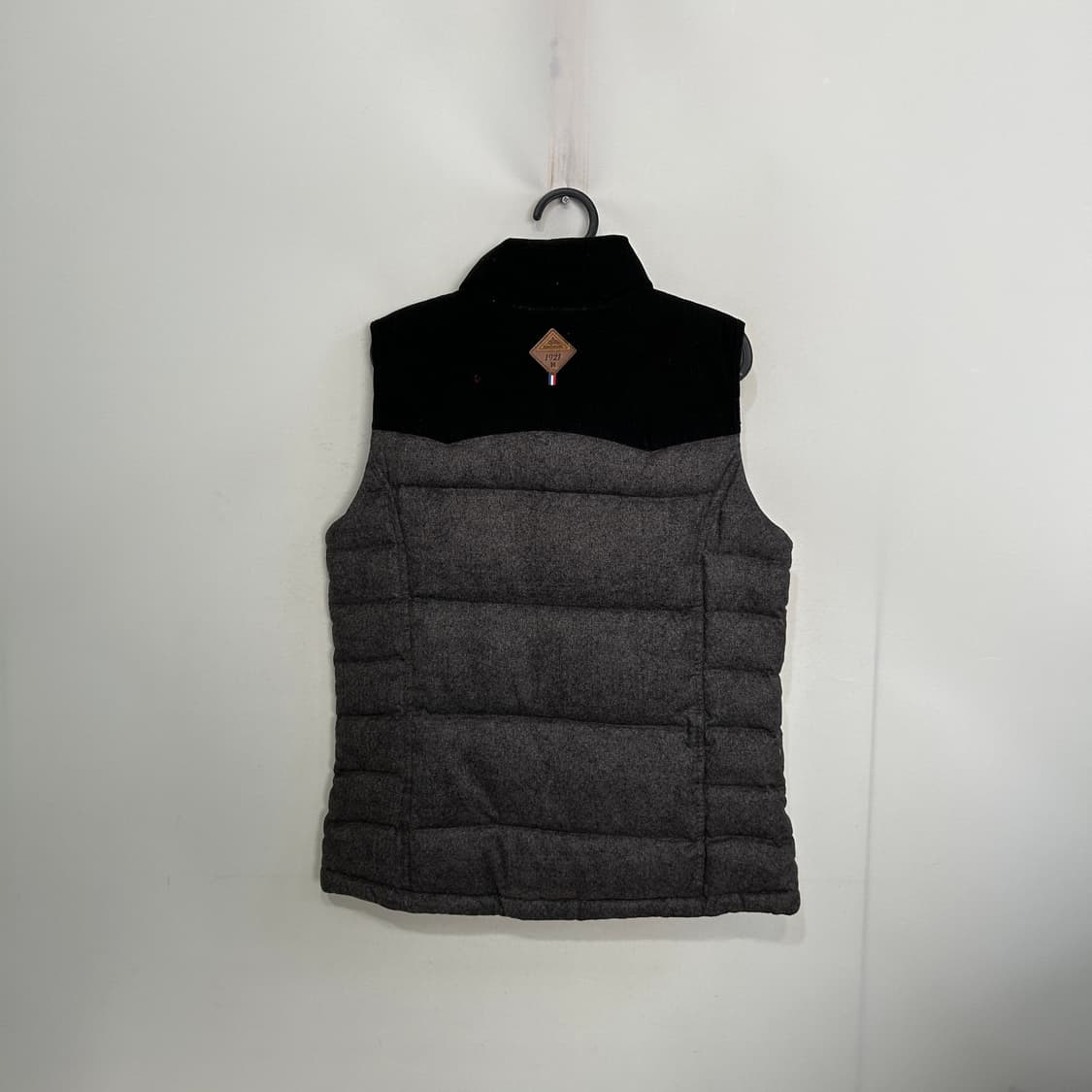 밀레 엠리밋 남성 오리털 패딩조끼 100 상품이미지2