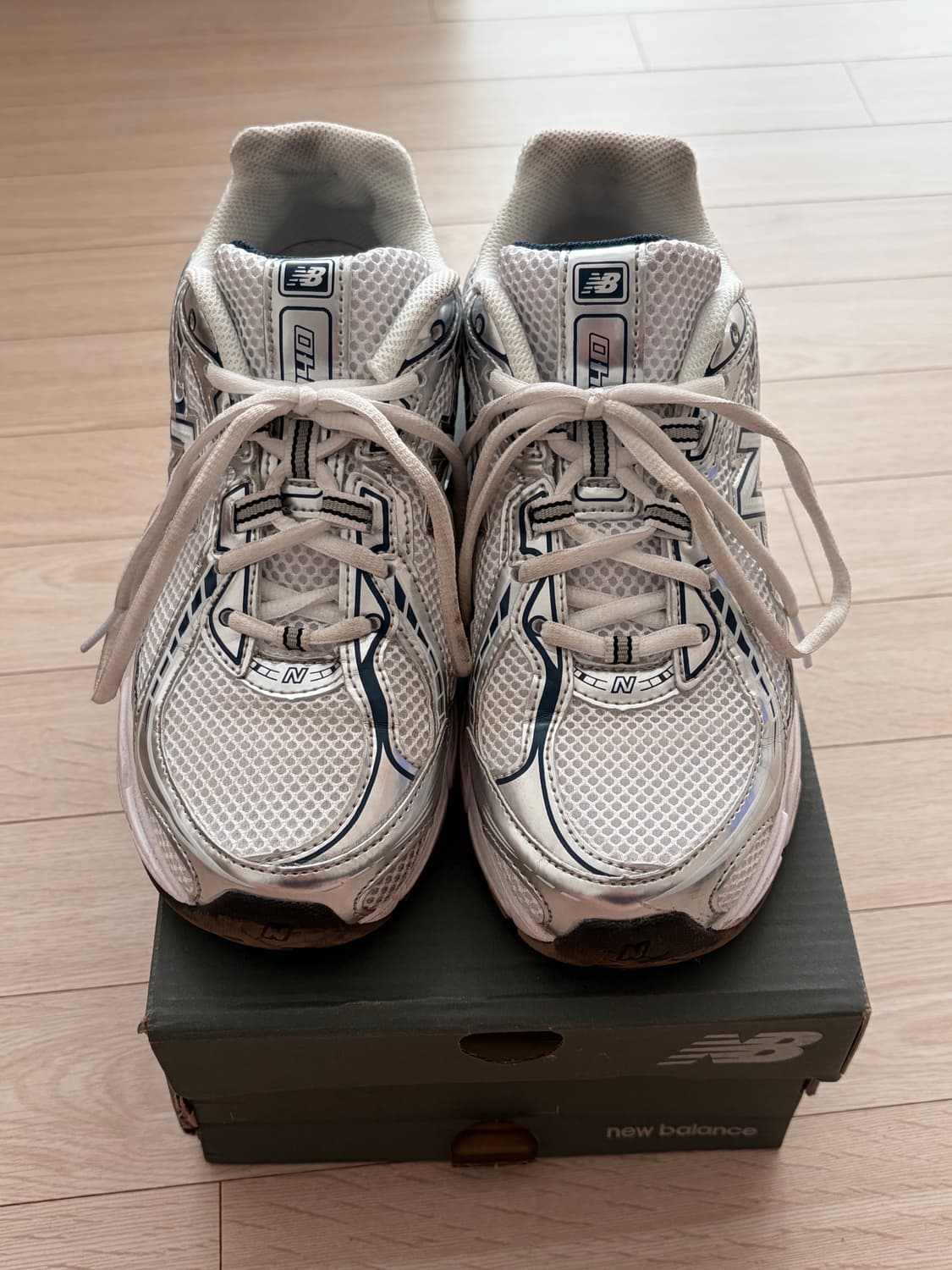 뉴발란스(로스) / 740 화이트네이비 실버 / 255 상품이미지2