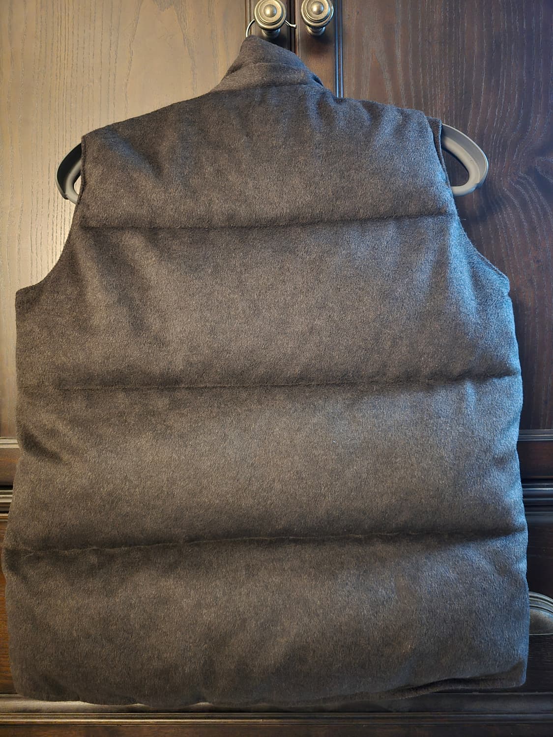 슈가케인 캐시미어,울 후드틸부착 패딩조끼입니다. 상품이미지2