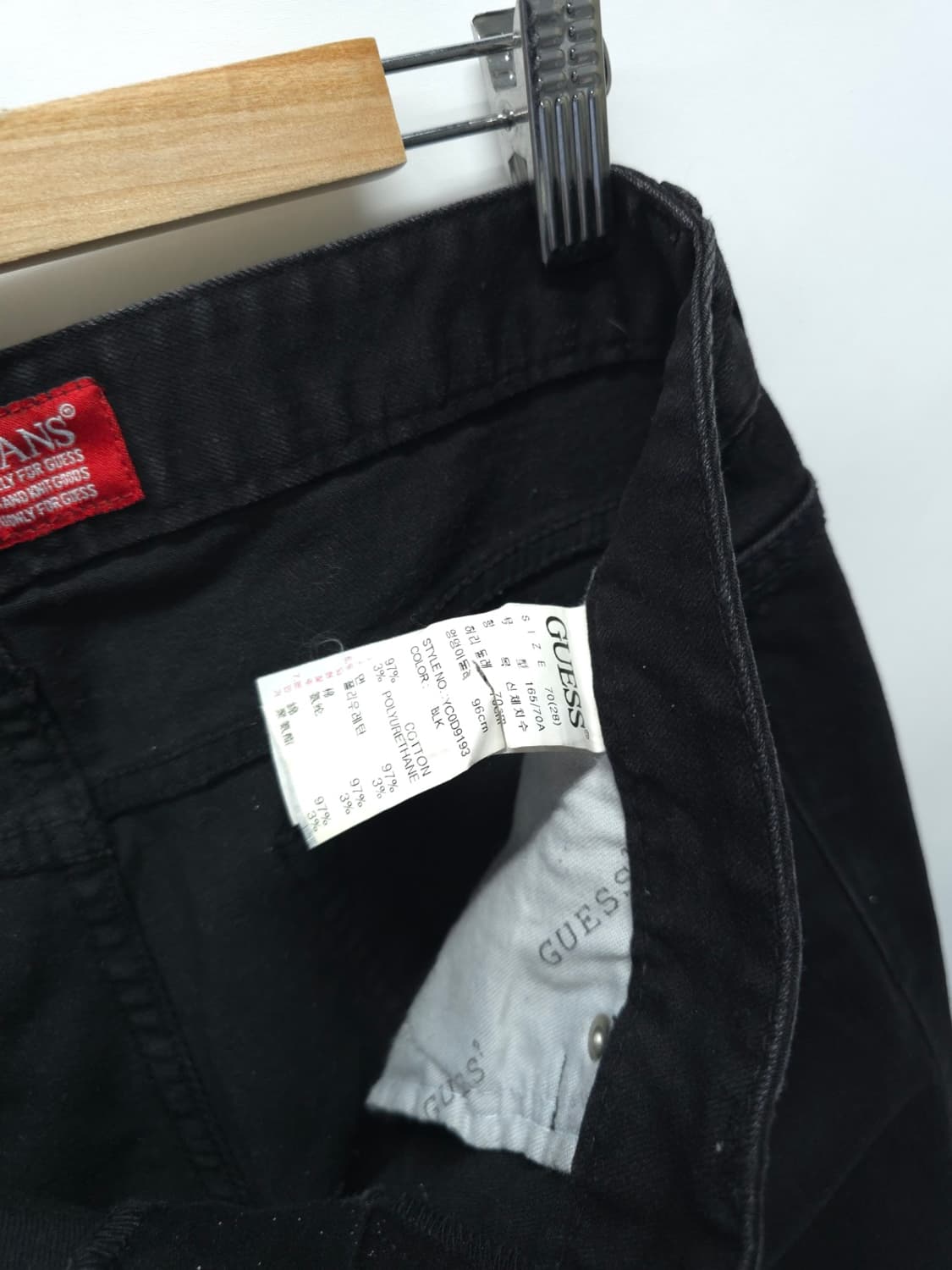 게스(GUESS) 슬림 스트레이트 블랙진 (여성28) 상품이미지10