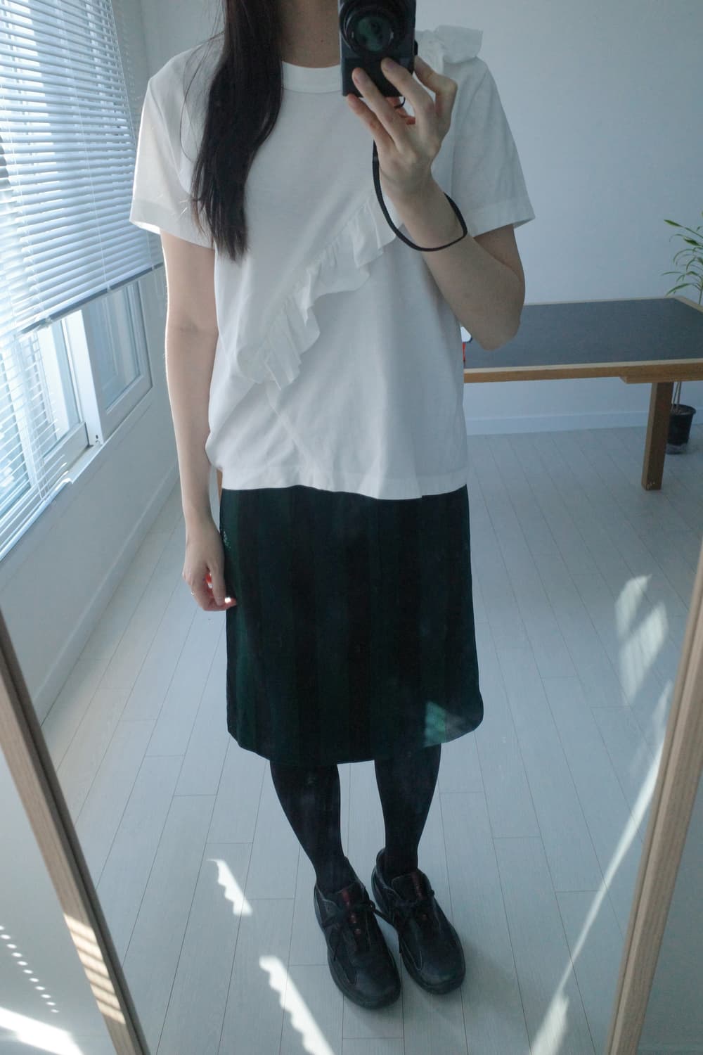 느와르 케이 니노미야 프릴 티셔츠 상품이미지1