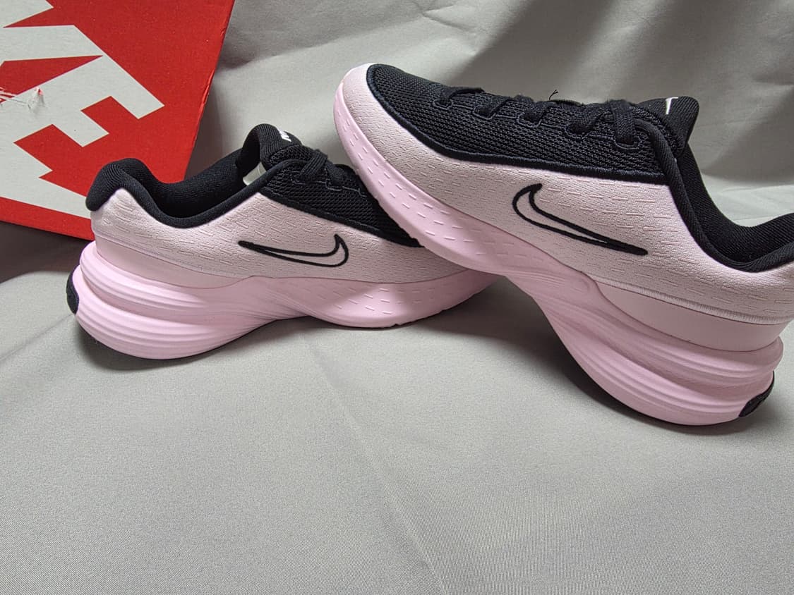 나이키 우먼스 업리프트SC [245mm] 상품이미지4