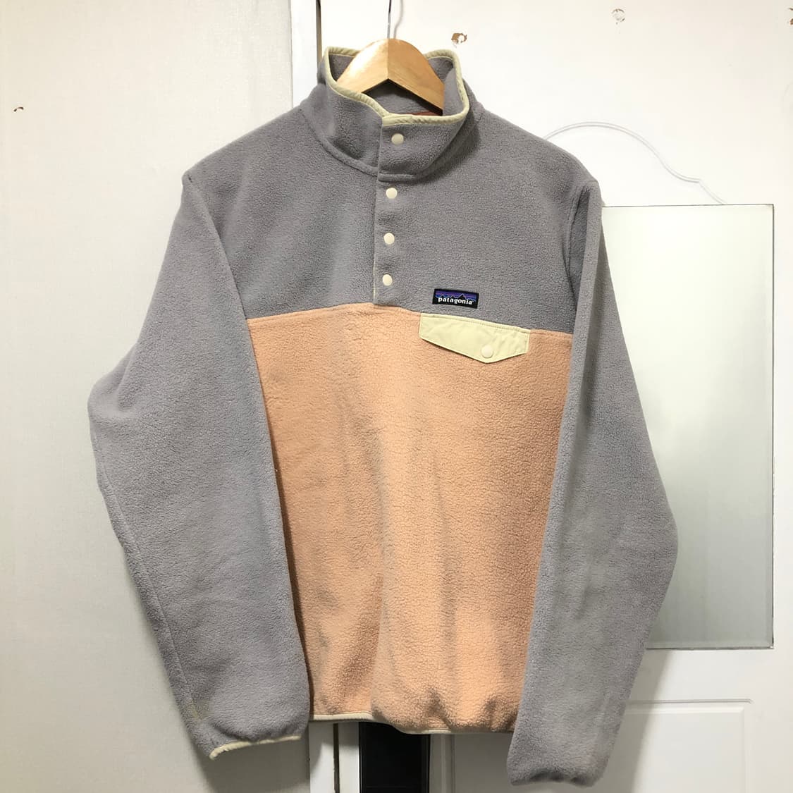 [L] 파타고니아 신칠라 그레이 핑크 상품이미지1