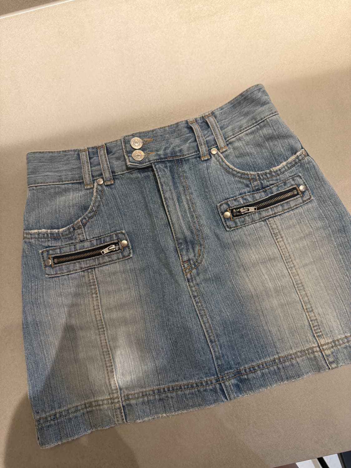 마뗑킴 투버튼 데님치마 상품이미지2