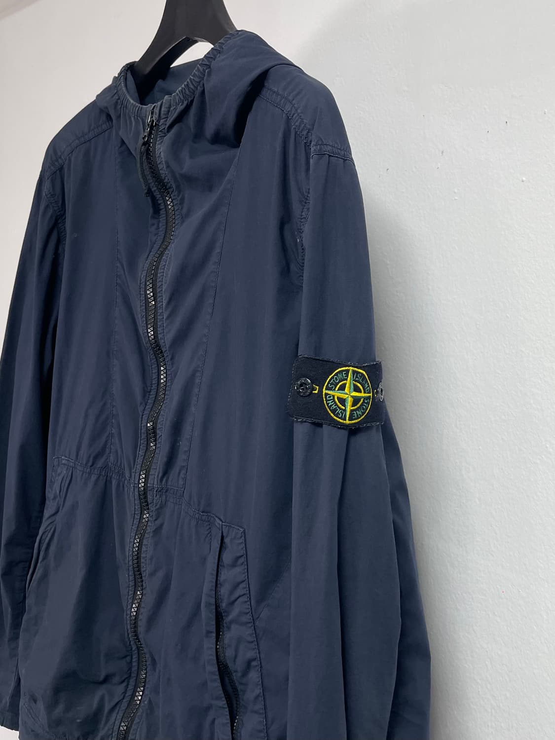 스톤아일랜드 와펜 후디드 집업자켓 (on.606) 상품이미지2