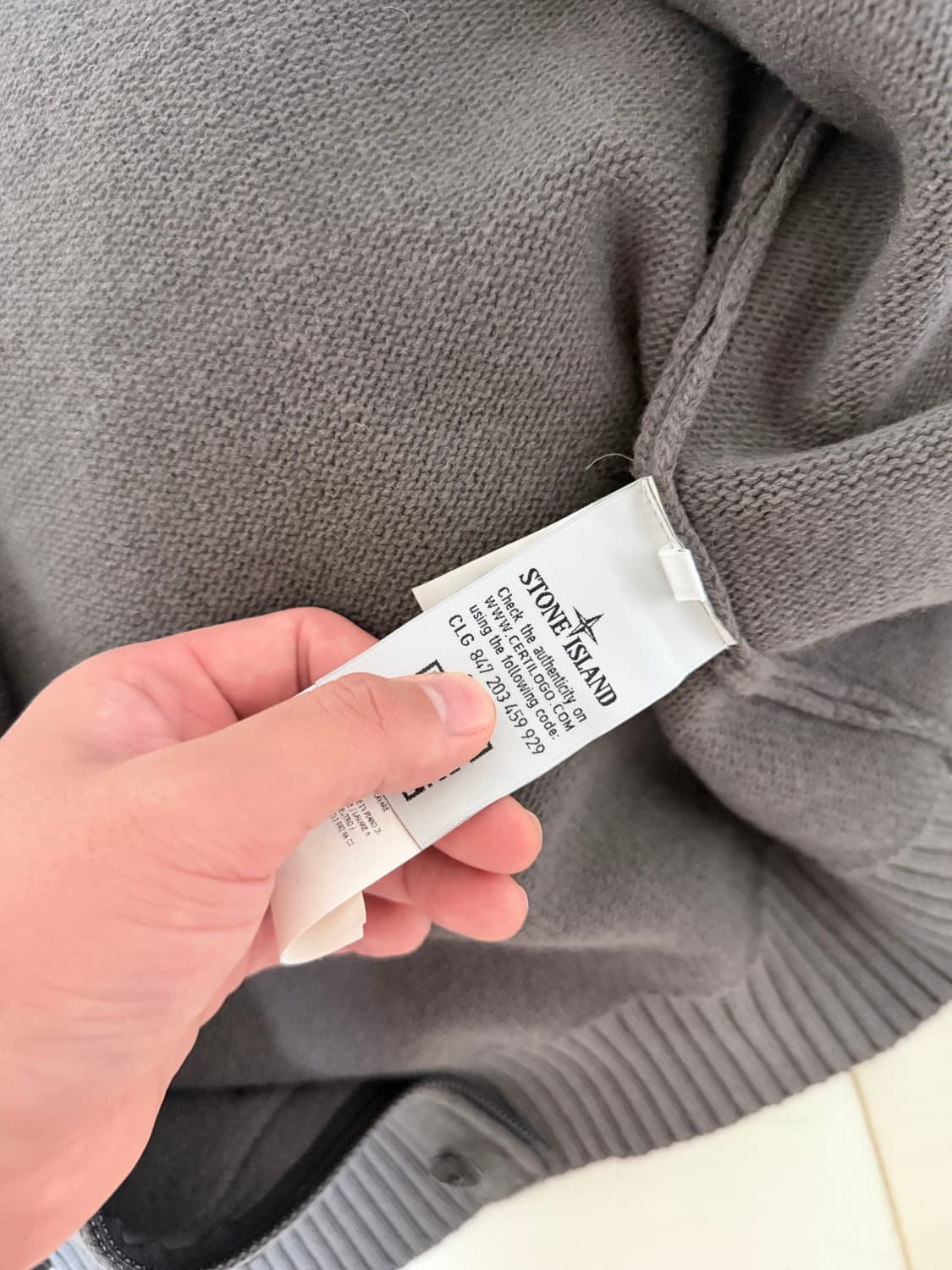 스톤아일랜드 버튼 니트 집엊 상품이미지3