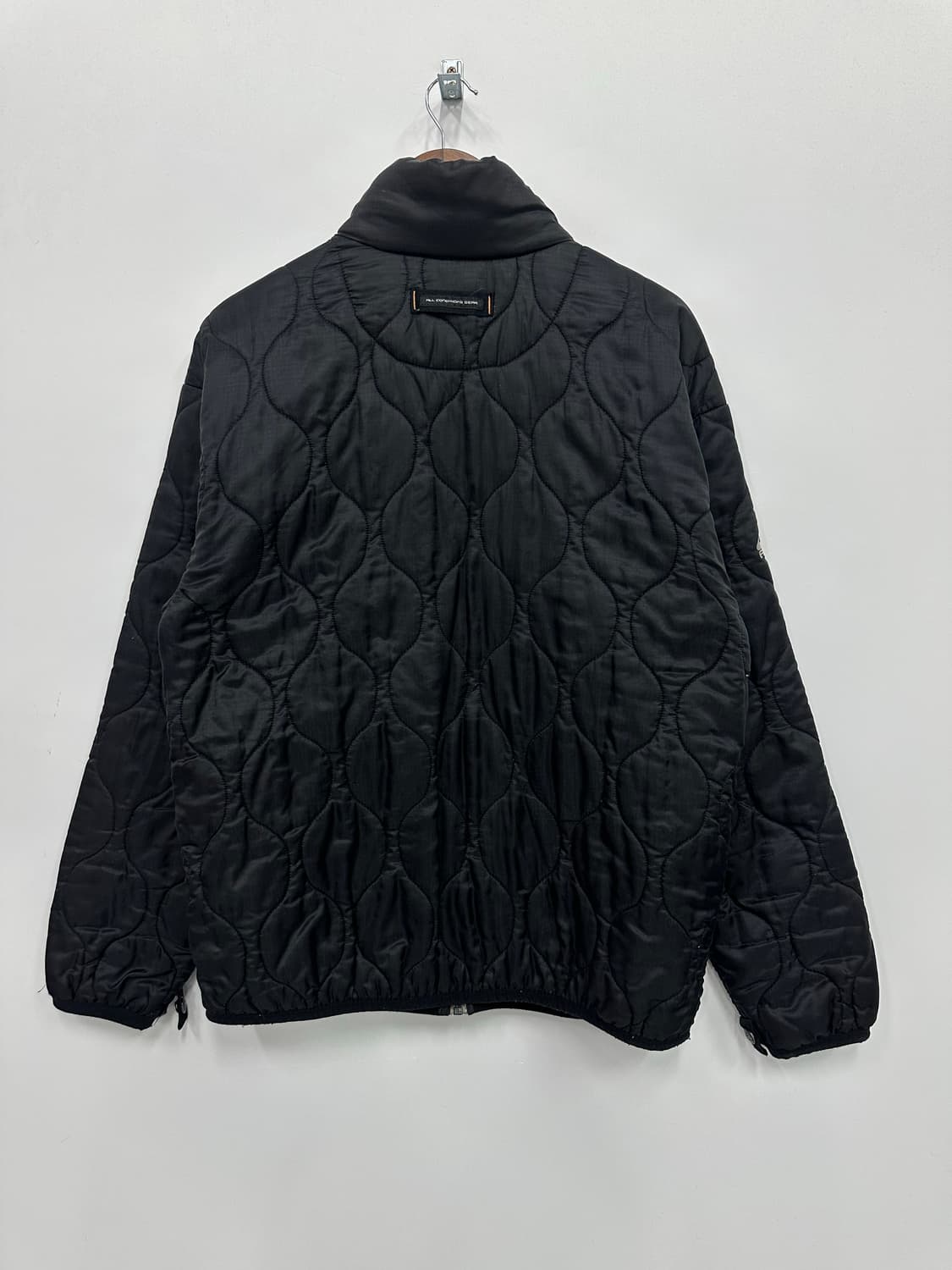 나이키 블랙 acg 경량패딩  상품이미지4