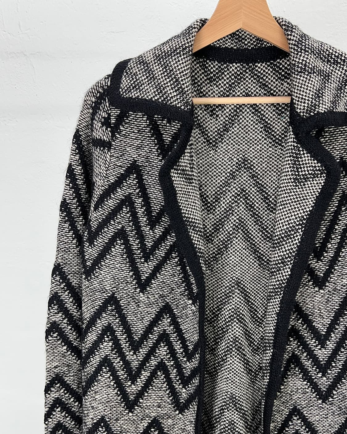 요지야마모토 블랙 믹스드 쉐브론 케이프 트위드 니트 가디건  상품이미지2