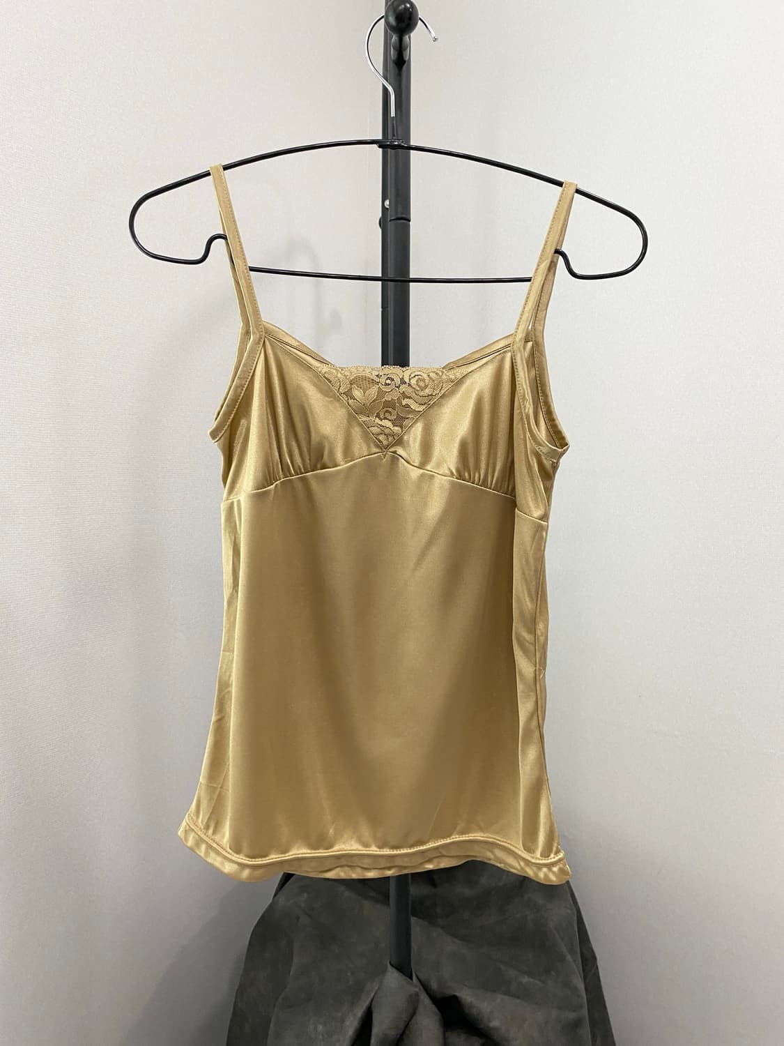 Glossy Satin Lace Trim Camisole Top 상품이미지1