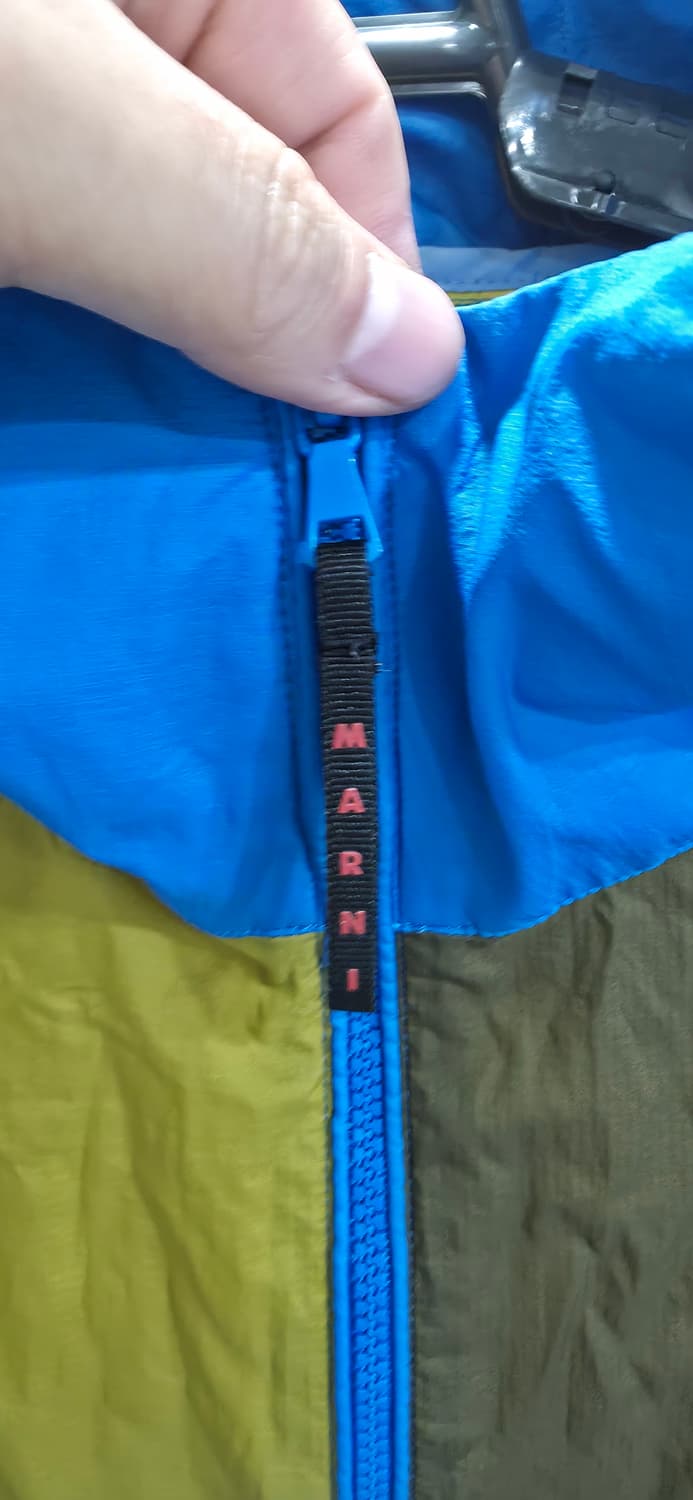 공용)마르니 X 유니클로 바람막이 상품이미지5