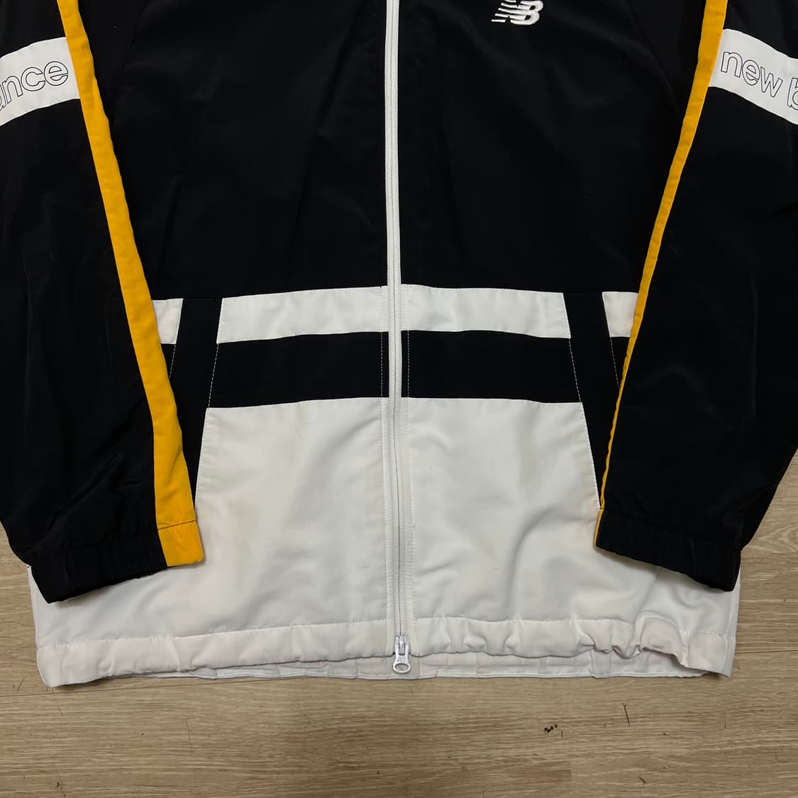 뉴발란스 배색 사이드라인 바람막이 자켓 [블랙/옐로우] M/95  상품이미지3