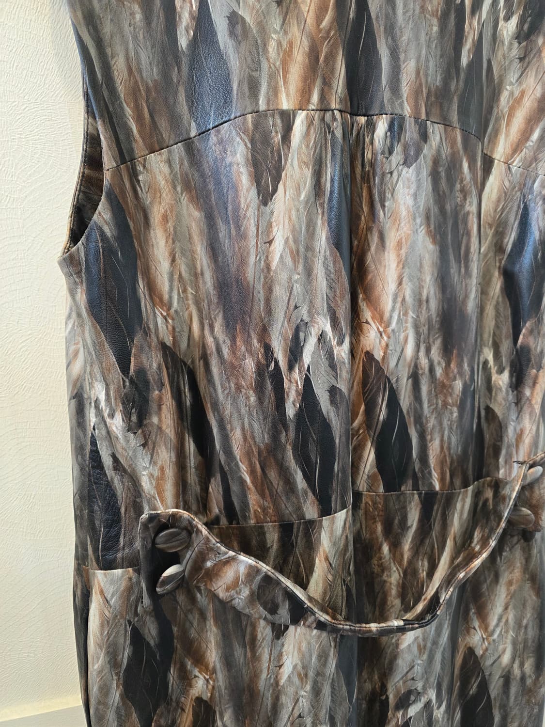 페더 패턴 명품스타일 슬리브리스롱 가죽 자켓베스트 상품이미지6