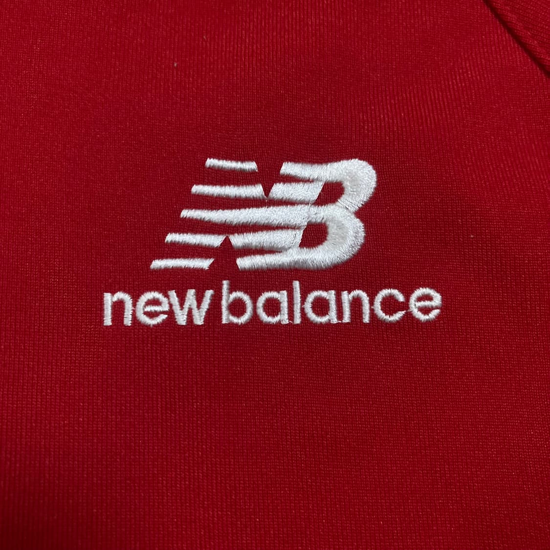 뉴발란스 스몰 로고 사이드 라인 레드 트랙탑 상품이미지3