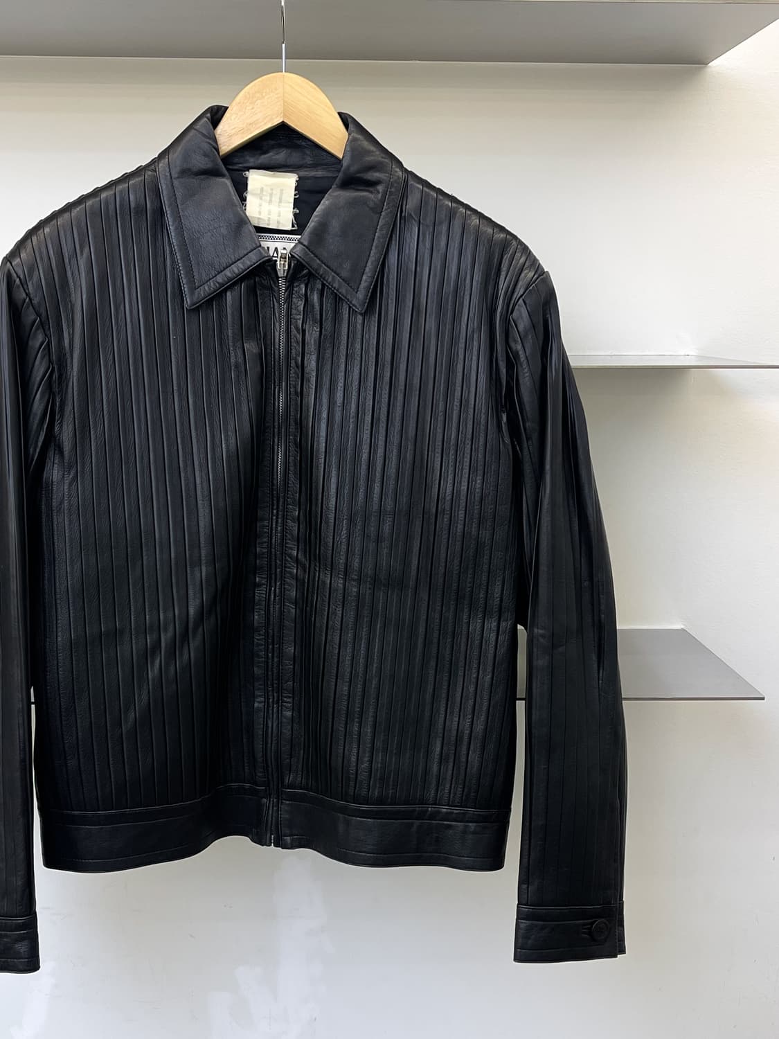 지아니 베르사체 8-90s 플리츠 레더 자켓 상품이미지4