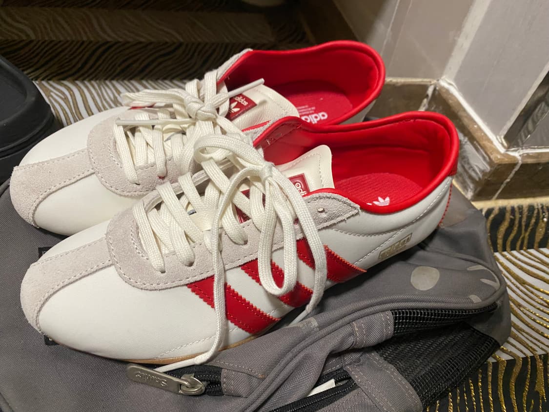 아디다스 도쿄 오프 화이트 240 상품이미지1