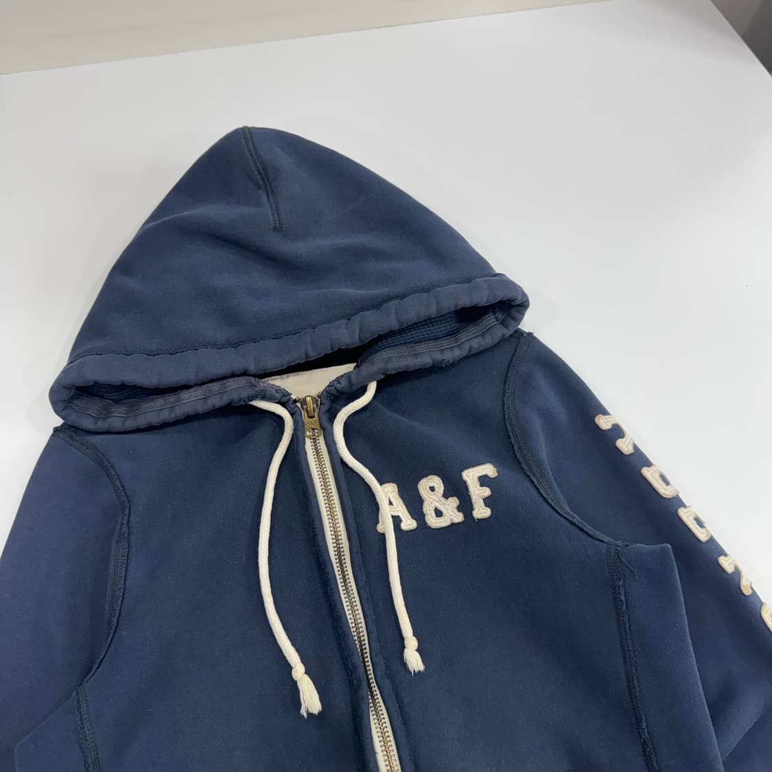 Abercrombie 아베크롬비 사이드로고 네이비 후드집업  상품이미지4