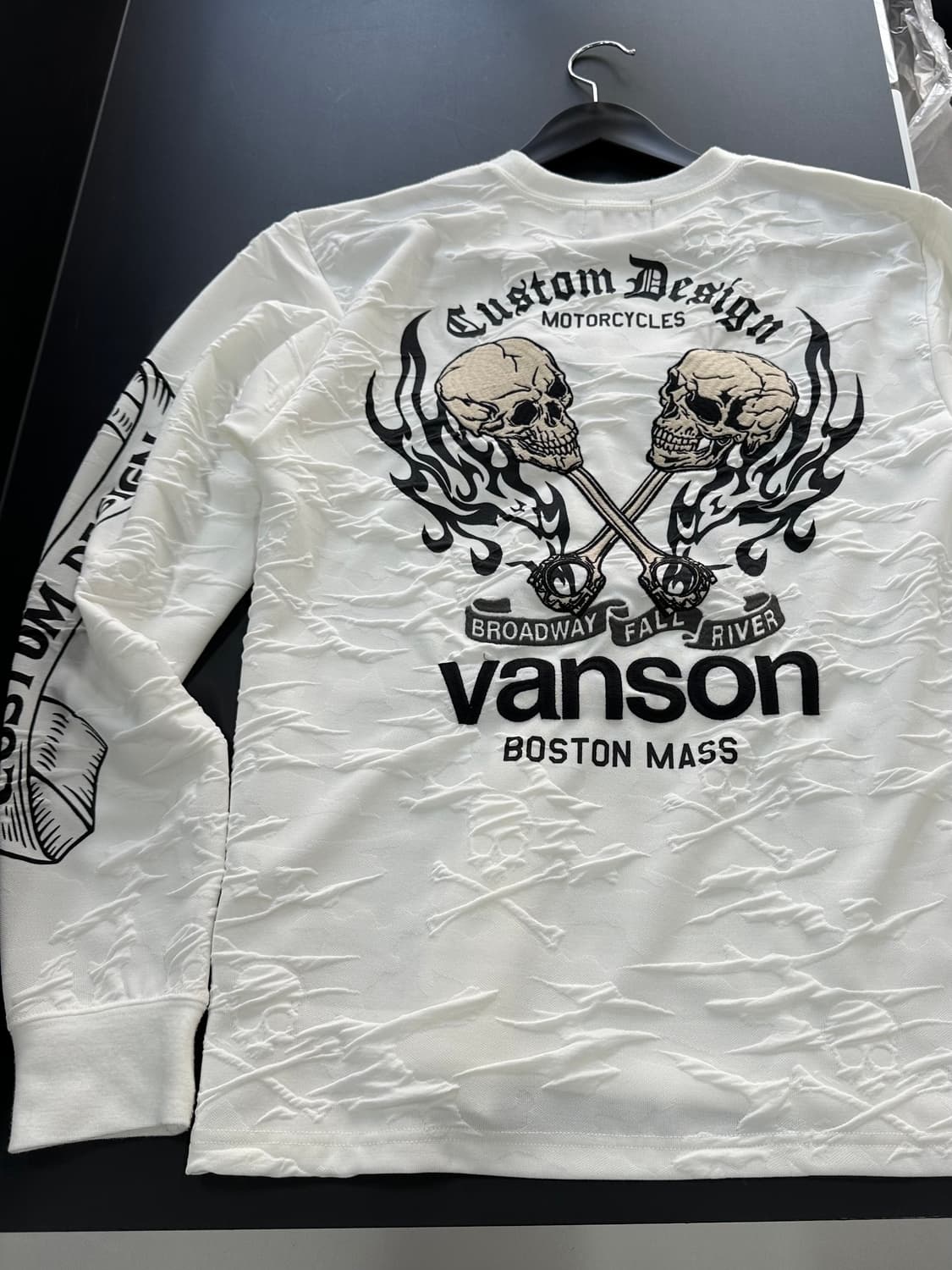 벤슨 Boston Mass 엠보 스컬자수 롱슬리브 긴팔티 상품이미지5