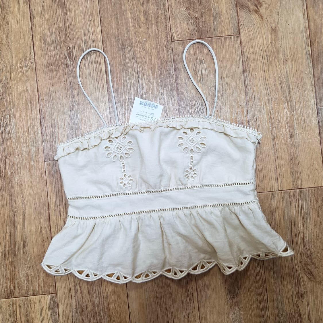 자라(ZARA) 펀칭 자수 크롭탑 44 새상품 상품이미지4