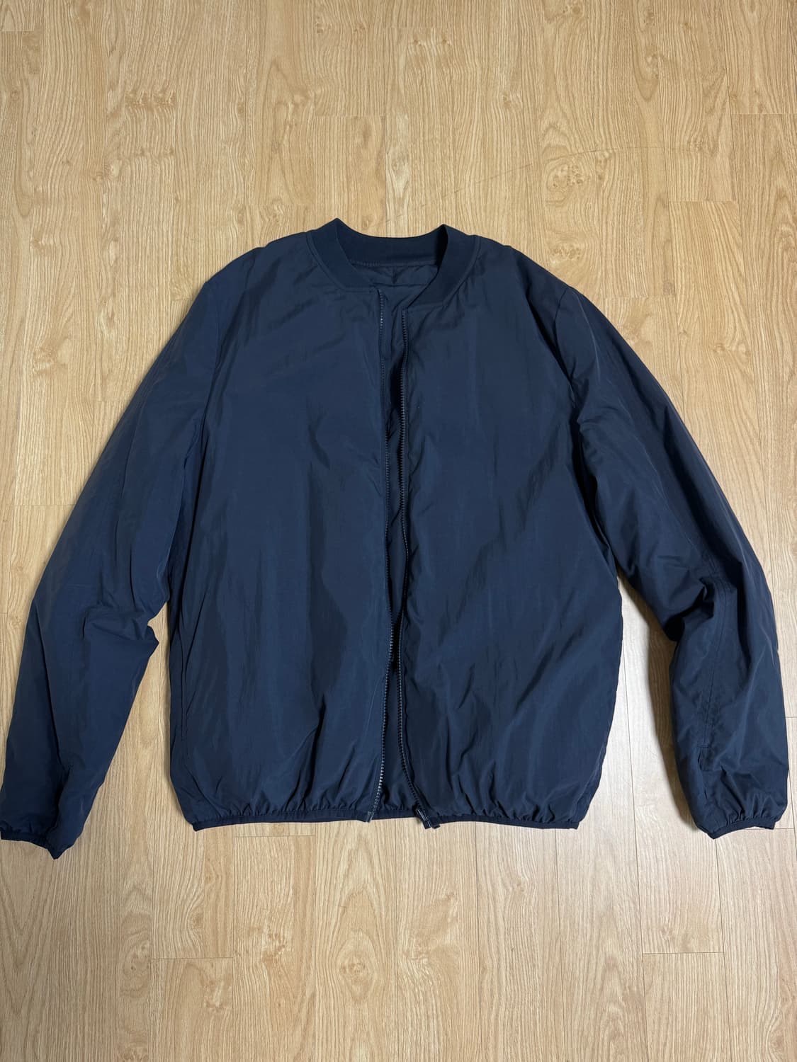 (COS)코스 리버시블 다운 패디드 집업 봄버 네이비 S 팔아요! 상품이미지3