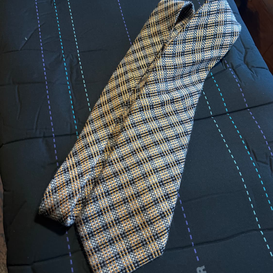 톰포드 실크 캐시미어 체크 넥타이 판매 합니다. 상품이미지5