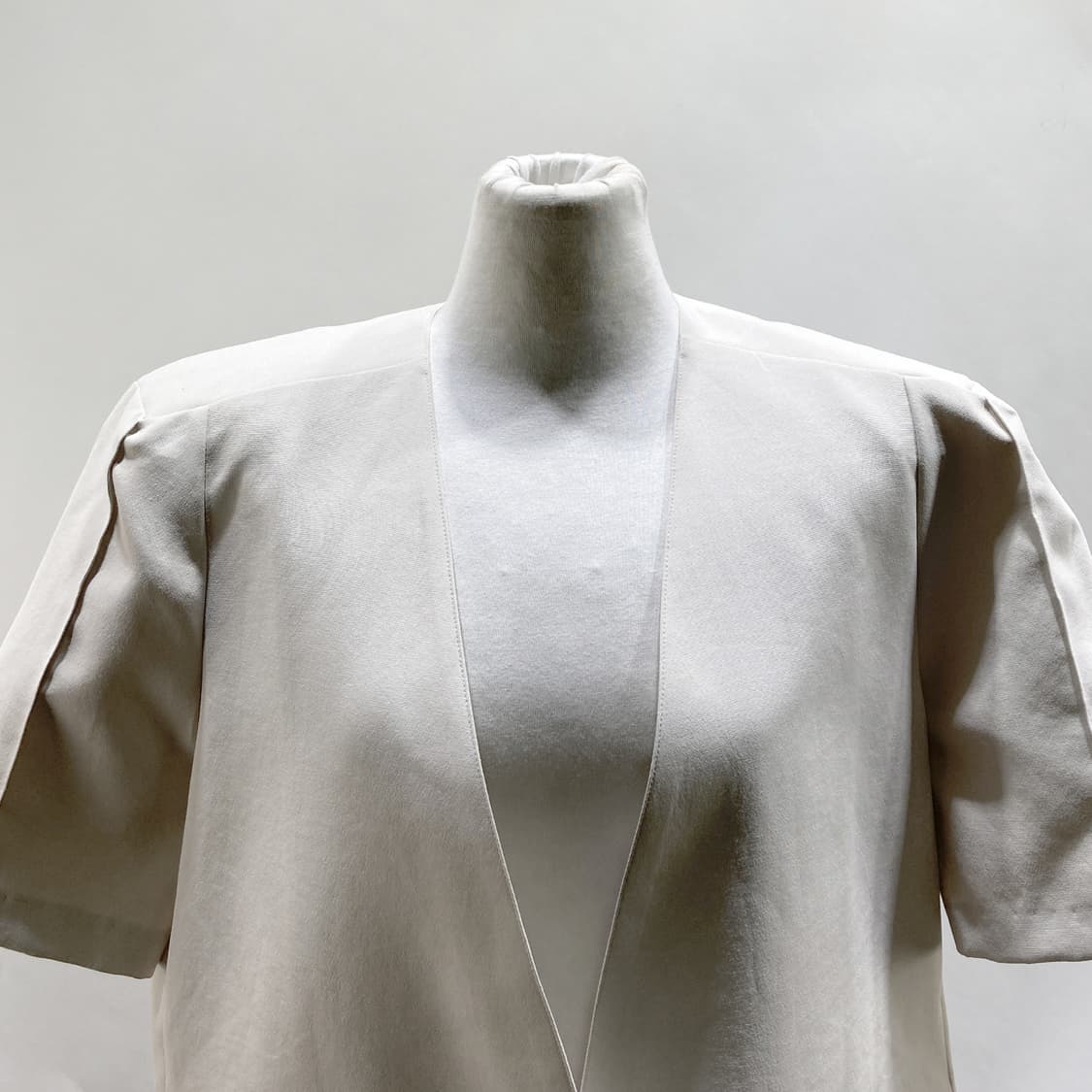 살롱드매그 여 노카라 V넥 반팔자켓 F  상품이미지2