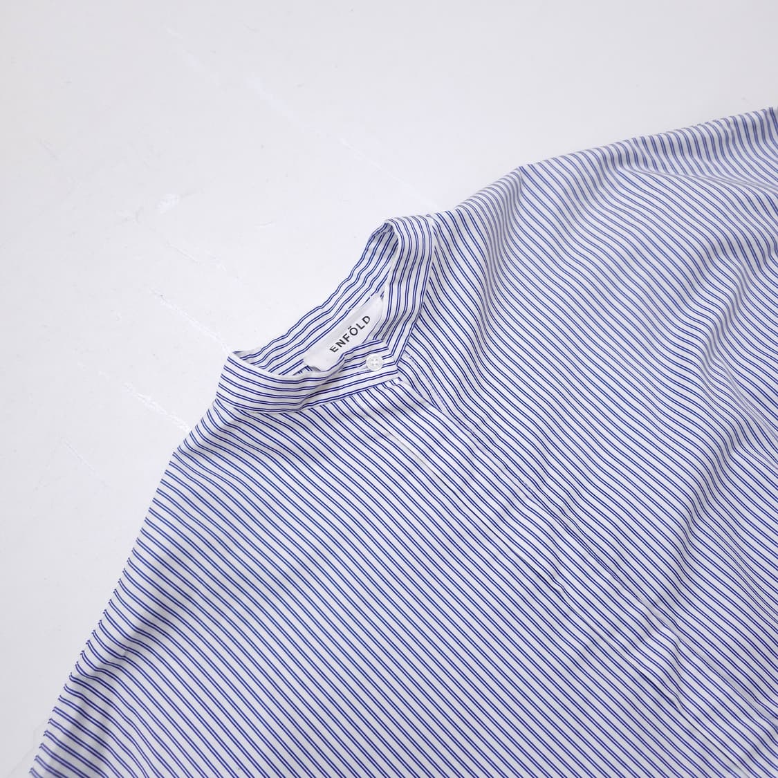 엔폴드 백크롭 오버 셔츠 상품이미지2