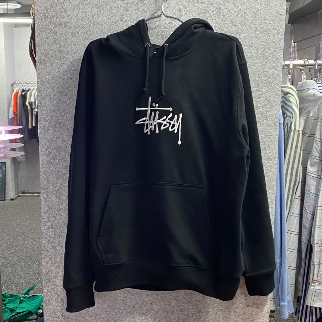스투시 빅로고 블랙 후드티 B4299 상품이미지2