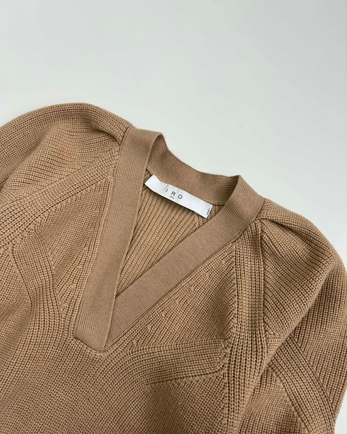 [XS]IRO 이로 22ss 신형 오디나 메리노 울 브이넥 니트 상품이미지3