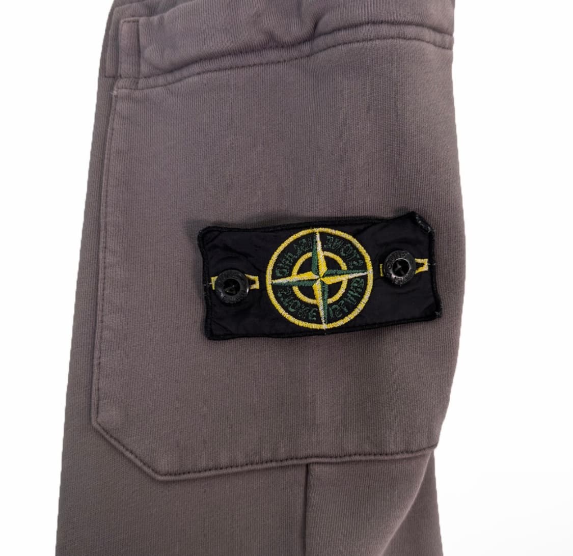 [M] 스톤아일랜드 남성 와펜 패치 카고 트레이닝 스웻 팬츠 스틸 그레이 상품이미지5